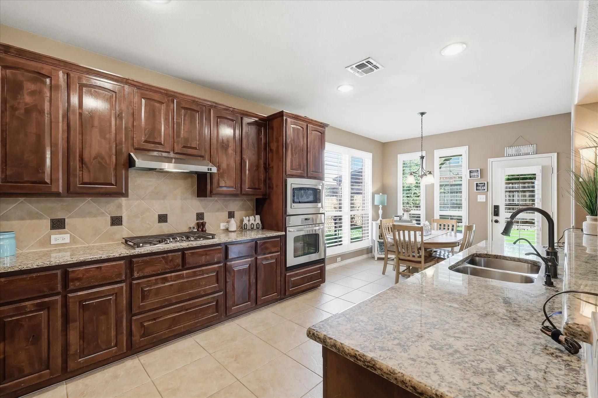 Single Family Residence For Sale in Collin County , 10512 Flat Creek Trail, Mc Kinney, Texas 75072, 5 Bedroom, 4 Bathroom, 2 Garage spaces, 3,745 Sqft, built in 2011, mls#21313027, Real Estate Agent in Mc Kinney, Homes For Sale in Collin county, Homes For Sale in Mc Kinney, Realtor in Mc Kinney Texas, Real Estate Brokerage Independent Realty Texas, Luminita Cordes Realtor