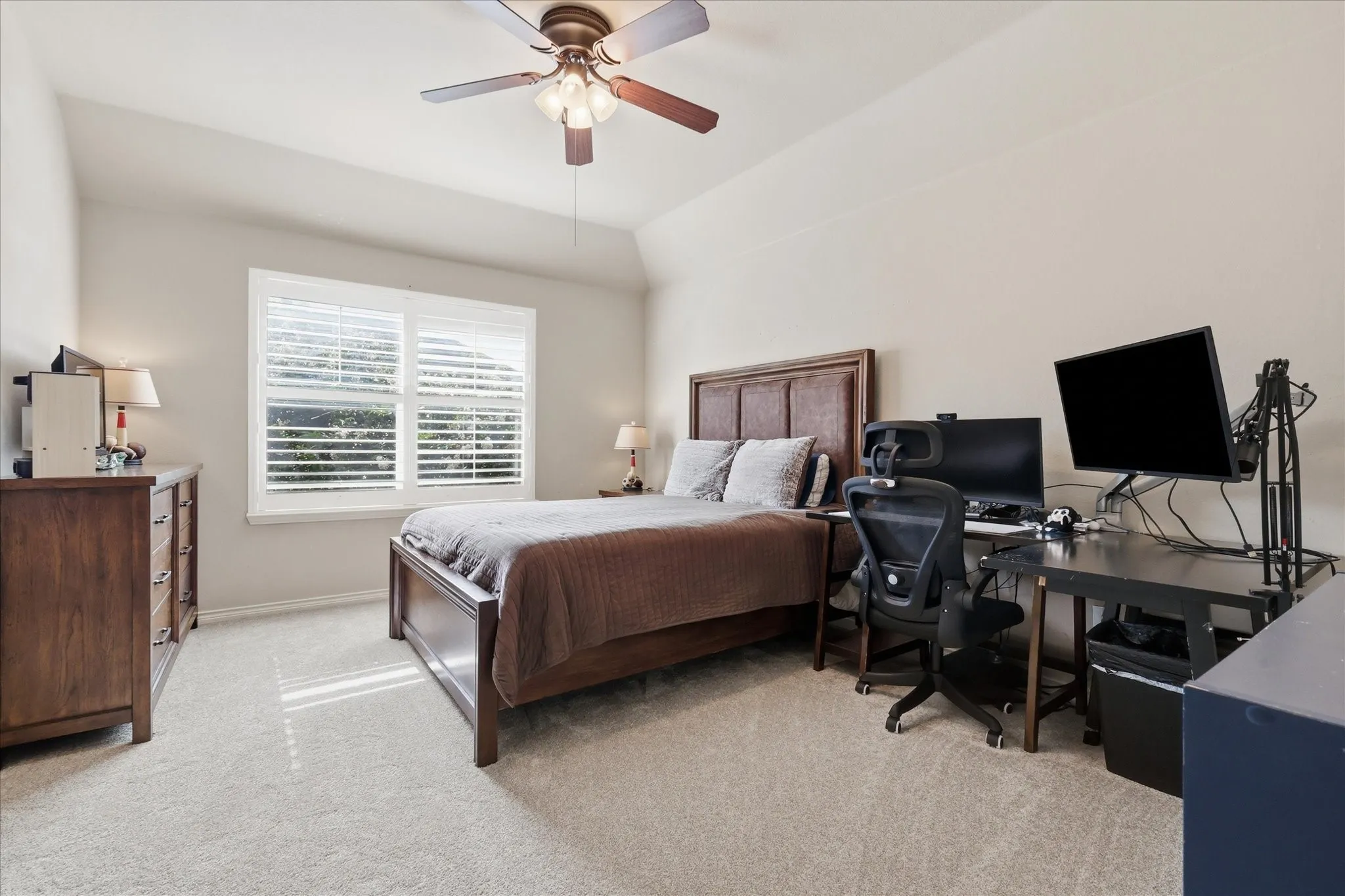 Single Family Residence For Sale in Collin County , 10512 Flat Creek Trail, Mc Kinney, Texas 75072, 5 Bedroom, 4 Bathroom, 2 Garage spaces, 3,745 Sqft, built in 2011, mls#21313027, Real Estate Agent in Mc Kinney, Homes For Sale in Collin county, Homes For Sale in Mc Kinney, Realtor in Mc Kinney Texas, Real Estate Brokerage Independent Realty Texas, Luminita Cordes Realtor