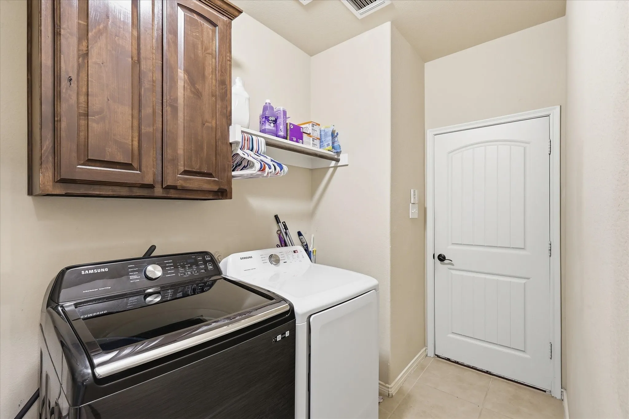 Single Family Residence For Sale in Collin County , 10512 Flat Creek Trail, Mc Kinney, Texas 75072, 5 Bedroom, 4 Bathroom, 2 Garage spaces, 3,745 Sqft, built in 2011, mls#21313027, Real Estate Agent in Mc Kinney, Homes For Sale in Collin county, Homes For Sale in Mc Kinney, Realtor in Mc Kinney Texas, Real Estate Brokerage Independent Realty Texas, Luminita Cordes Realtor