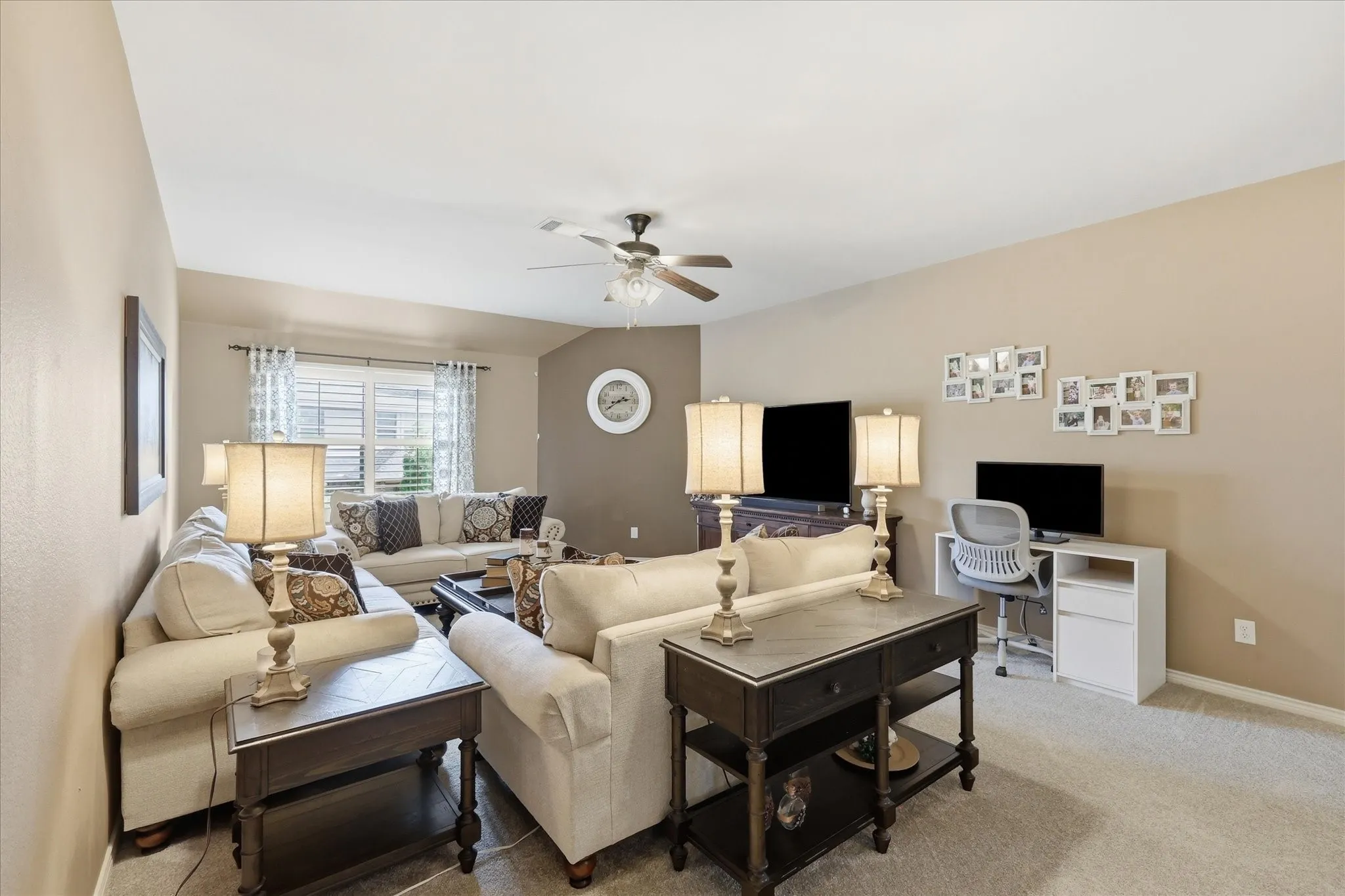 Single Family Residence For Sale in Collin County , 10512 Flat Creek Trail, Mc Kinney, Texas 75072, 5 Bedroom, 4 Bathroom, 2 Garage spaces, 3,745 Sqft, built in 2011, mls#21313027, Real Estate Agent in Mc Kinney, Homes For Sale in Collin county, Homes For Sale in Mc Kinney, Realtor in Mc Kinney Texas, Real Estate Brokerage Independent Realty Texas, Luminita Cordes Realtor
