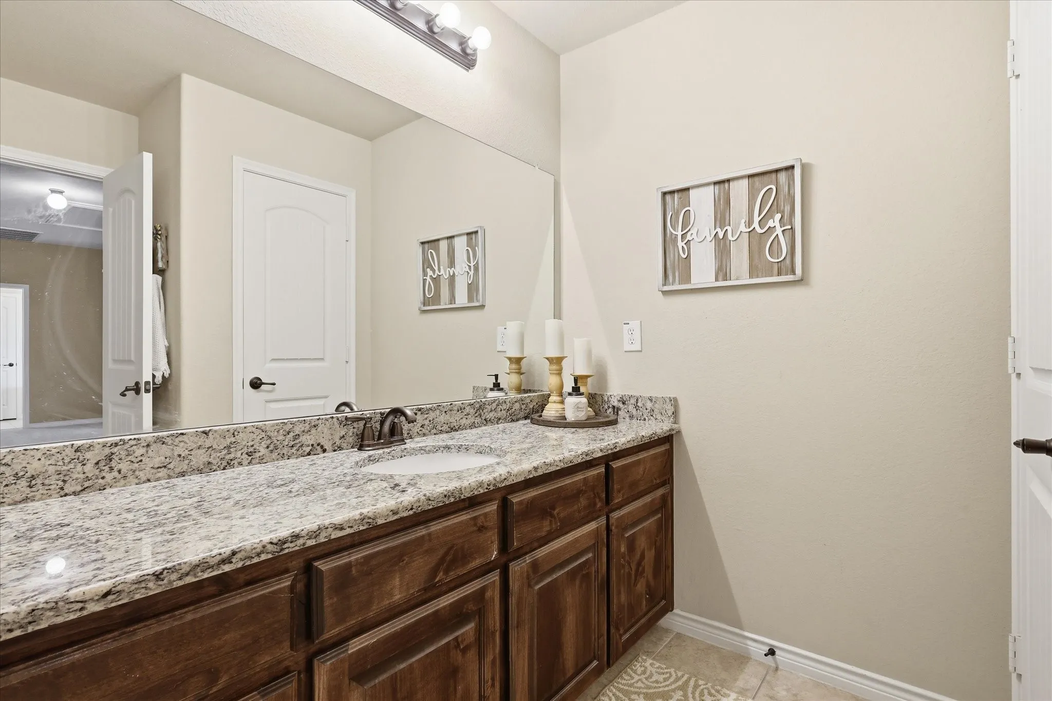 Single Family Residence For Sale in Collin County , 10512 Flat Creek Trail, Mc Kinney, Texas 75072, 5 Bedroom, 4 Bathroom, 2 Garage spaces, 3,745 Sqft, built in 2011, mls#21313027, Real Estate Agent in Mc Kinney, Homes For Sale in Collin county, Homes For Sale in Mc Kinney, Realtor in Mc Kinney Texas, Real Estate Brokerage Independent Realty Texas, Luminita Cordes Realtor
