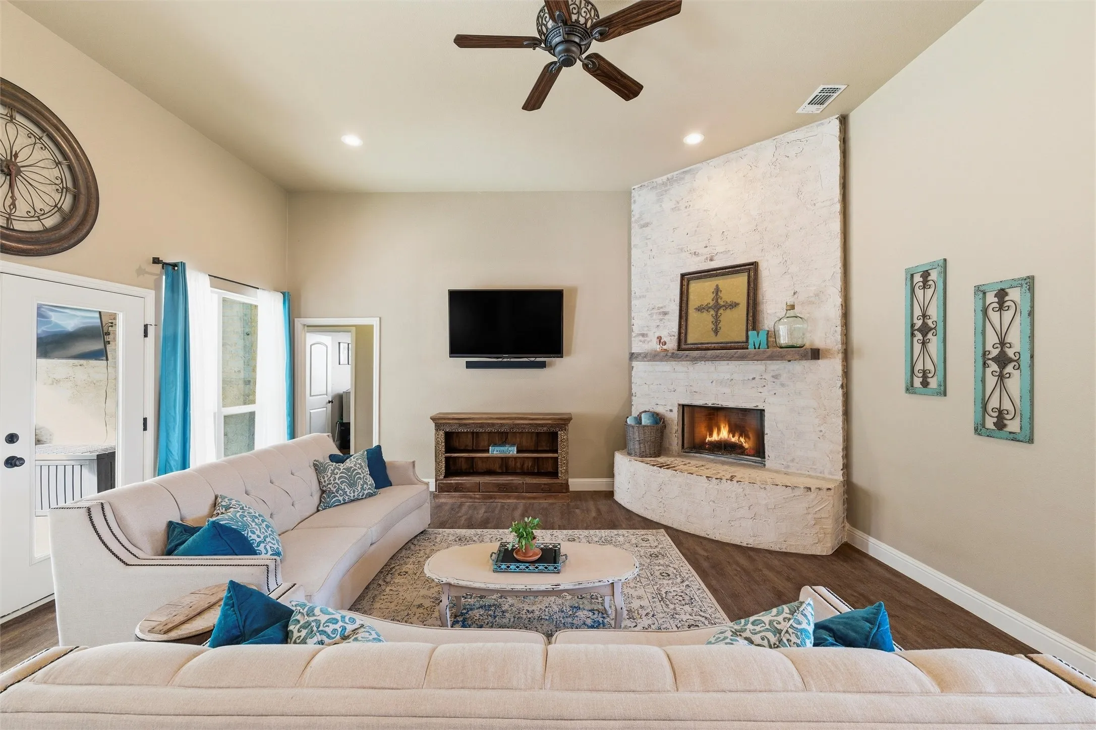 Single Family Residence For Sale in Parker County , 128 E Remuda Court, Fort Worth, Texas 76108, 4 Bedroom, 3 Bathroom, 2 Garage spaces, 2,613 Sqft, built in 2015, mls#21319936, Real Estate Agent in Fort Worth, Homes For Sale in Parker county, Homes For Sale in Fort Worth, Realtor in Fort Worth Texas, Real Estate Brokerage Independent Realty Texas, Luminita Cordes Realtor