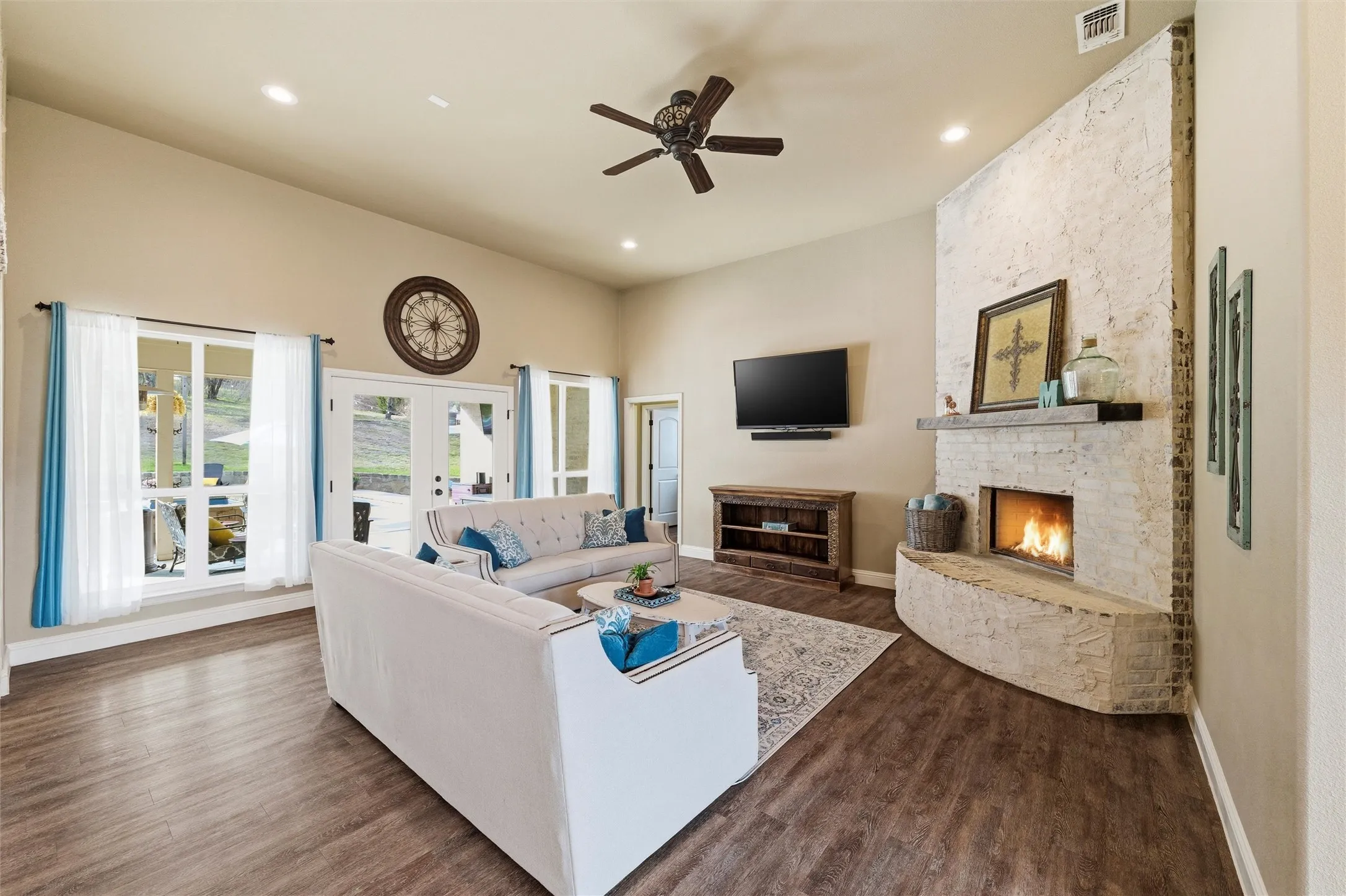 Single Family Residence For Sale in Parker County , 128 E Remuda Court, Fort Worth, Texas 76108, 4 Bedroom, 3 Bathroom, 2 Garage spaces, 2,613 Sqft, built in 2015, mls#21319936, Real Estate Agent in Fort Worth, Homes For Sale in Parker county, Homes For Sale in Fort Worth, Realtor in Fort Worth Texas, Real Estate Brokerage Independent Realty Texas, Luminita Cordes Realtor