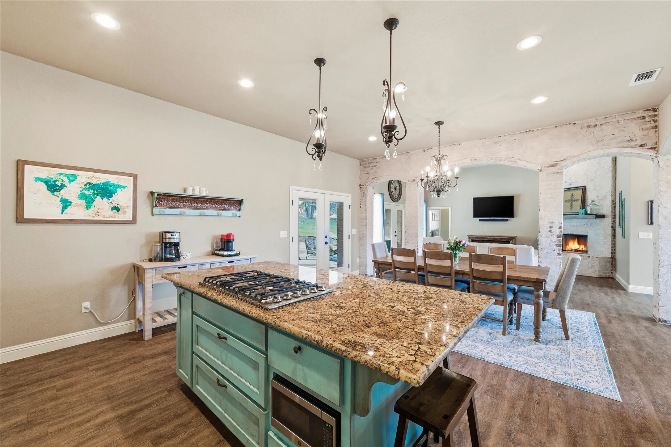 Single Family Residence For Sale in Parker County , 128 E Remuda Court, Fort Worth, Texas 76108, 4 Bedroom, 3 Bathroom, 2 Garage spaces, 2,613 Sqft, built in 2015, mls#21319936, Real Estate Agent in Fort Worth, Homes For Sale in Parker county, Homes For Sale in Fort Worth, Realtor in Fort Worth Texas, Real Estate Brokerage Independent Realty Texas, Luminita Cordes Realtor
