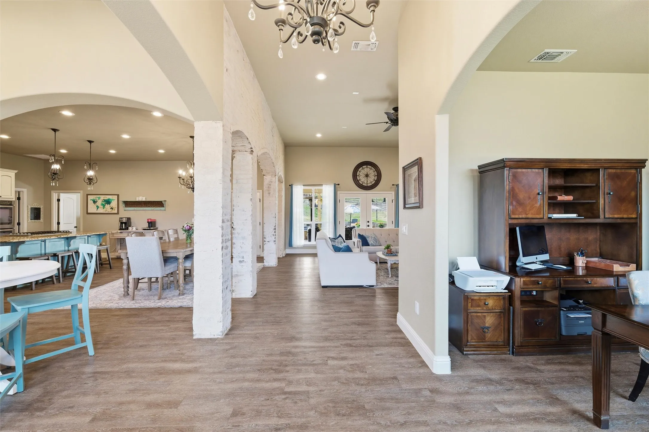 Single Family Residence For Sale in Parker County , 128 E Remuda Court, Fort Worth, Texas 76108, 4 Bedroom, 3 Bathroom, 2 Garage spaces, 2,613 Sqft, built in 2015, mls#21319936, Real Estate Agent in Fort Worth, Homes For Sale in Parker county, Homes For Sale in Fort Worth, Realtor in Fort Worth Texas, Real Estate Brokerage Independent Realty Texas, Luminita Cordes Realtor
