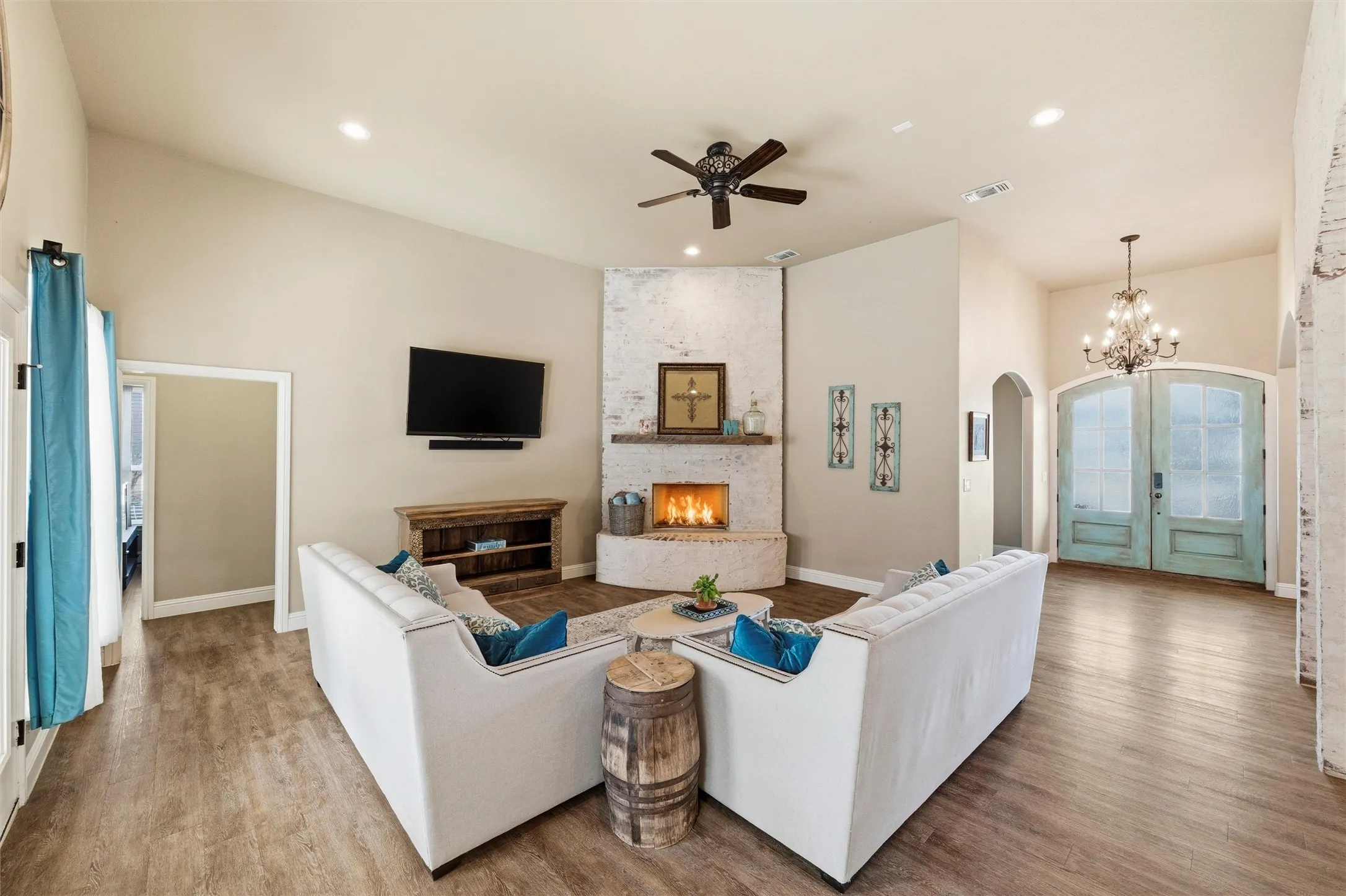 Single Family Residence For Sale in Parker County , 128 E Remuda Court, Fort Worth, Texas 76108, 4 Bedroom, 3 Bathroom, 2 Garage spaces, 2,613 Sqft, built in 2015, mls#21319936, Real Estate Agent in Fort Worth, Homes For Sale in Parker county, Homes For Sale in Fort Worth, Realtor in Fort Worth Texas, Real Estate Brokerage Independent Realty Texas, Luminita Cordes Realtor