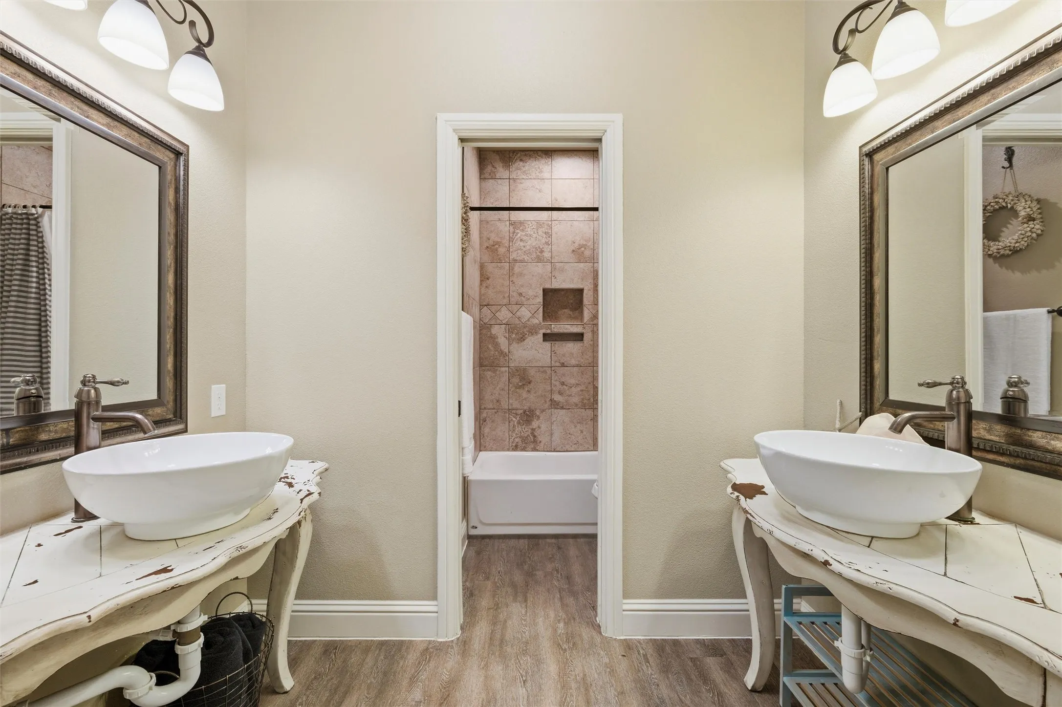 Single Family Residence For Sale in Parker County , 128 E Remuda Court, Fort Worth, Texas 76108, 4 Bedroom, 3 Bathroom, 2 Garage spaces, 2,613 Sqft, built in 2015, mls#21319936, Real Estate Agent in Fort Worth, Homes For Sale in Parker county, Homes For Sale in Fort Worth, Realtor in Fort Worth Texas, Real Estate Brokerage Independent Realty Texas, Luminita Cordes Realtor