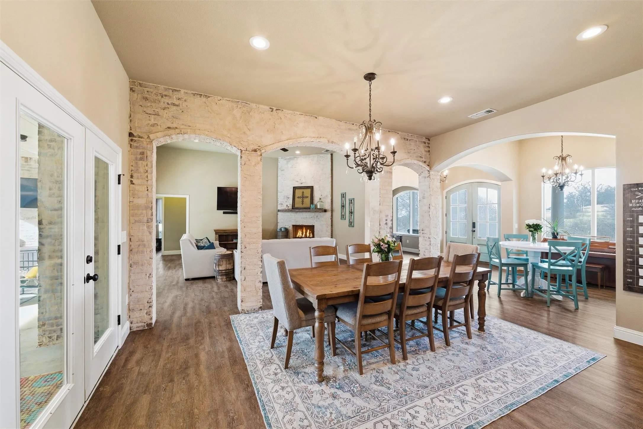 Single Family Residence For Sale in Parker County , 128 E Remuda Court, Fort Worth, Texas 76108, 4 Bedroom, 3 Bathroom, 2 Garage spaces, 2,613 Sqft, built in 2015, mls#21319936, Real Estate Agent in Fort Worth, Homes For Sale in Parker county, Homes For Sale in Fort Worth, Realtor in Fort Worth Texas, Real Estate Brokerage Independent Realty Texas, Luminita Cordes Realtor