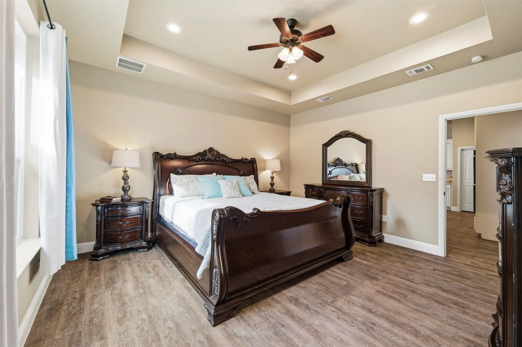 Single Family Residence For Sale in Parker County , 128 E Remuda Court, Fort Worth, Texas 76108, 4 Bedroom, 3 Bathroom, 2 Garage spaces, 2,613 Sqft, built in 2015, mls#21319936, Real Estate Agent in Fort Worth, Homes For Sale in Parker county, Homes For Sale in Fort Worth, Realtor in Fort Worth Texas, Real Estate Brokerage Independent Realty Texas, Luminita Cordes Realtor