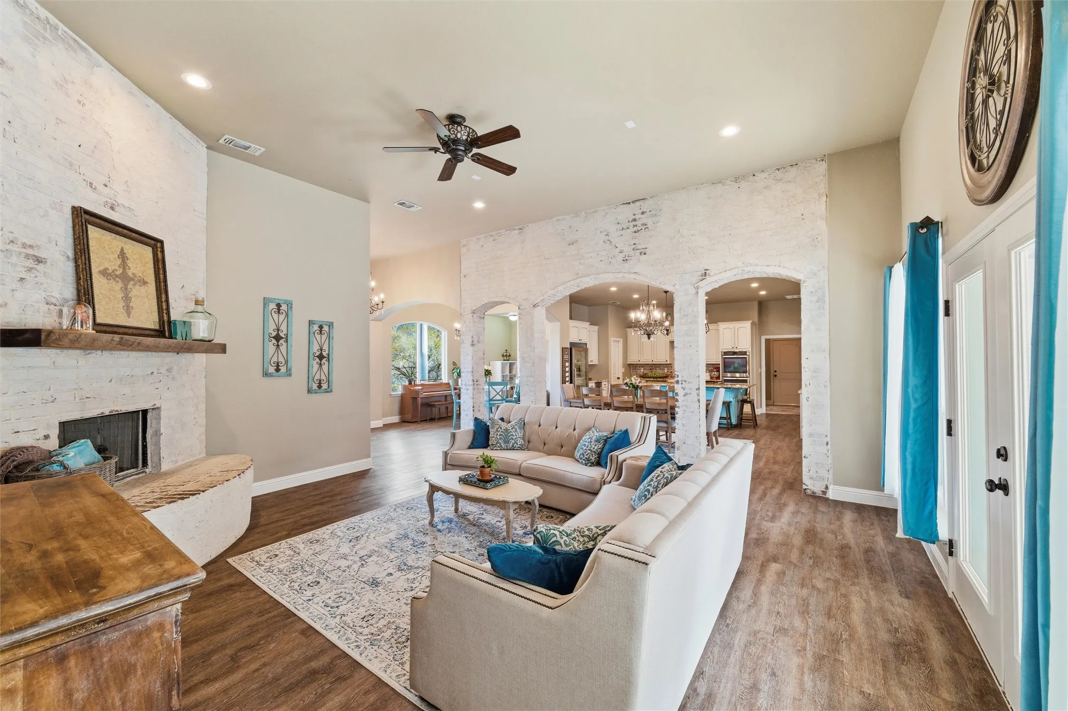 Single Family Residence For Sale in Parker County , 128 E Remuda Court, Fort Worth, Texas 76108, 4 Bedroom, 3 Bathroom, 2 Garage spaces, 2,613 Sqft, built in 2015, mls#21319936, Real Estate Agent in Fort Worth, Homes For Sale in Parker county, Homes For Sale in Fort Worth, Realtor in Fort Worth Texas, Real Estate Brokerage Independent Realty Texas, Luminita Cordes Realtor