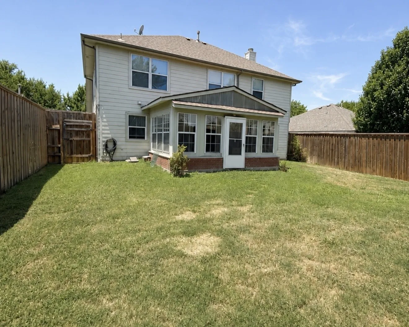 Single Family Residence For Rent in Collin County , 812 Sussex Drive, Mc Kinney, Texas 75071, 3 Bedroom, 3 Bathroom, 2 Garage spaces, 2,191 Sqft, built in 2002, mls#21317572, Real Estate Agent in Mc Kinney, Homes For Rent in Collin county, Homes For Rent in Mc Kinney, Realtor in Mc Kinney Texas, Real Estate Brokerage Independent Realty Texas, Luminita Cordes Realtor