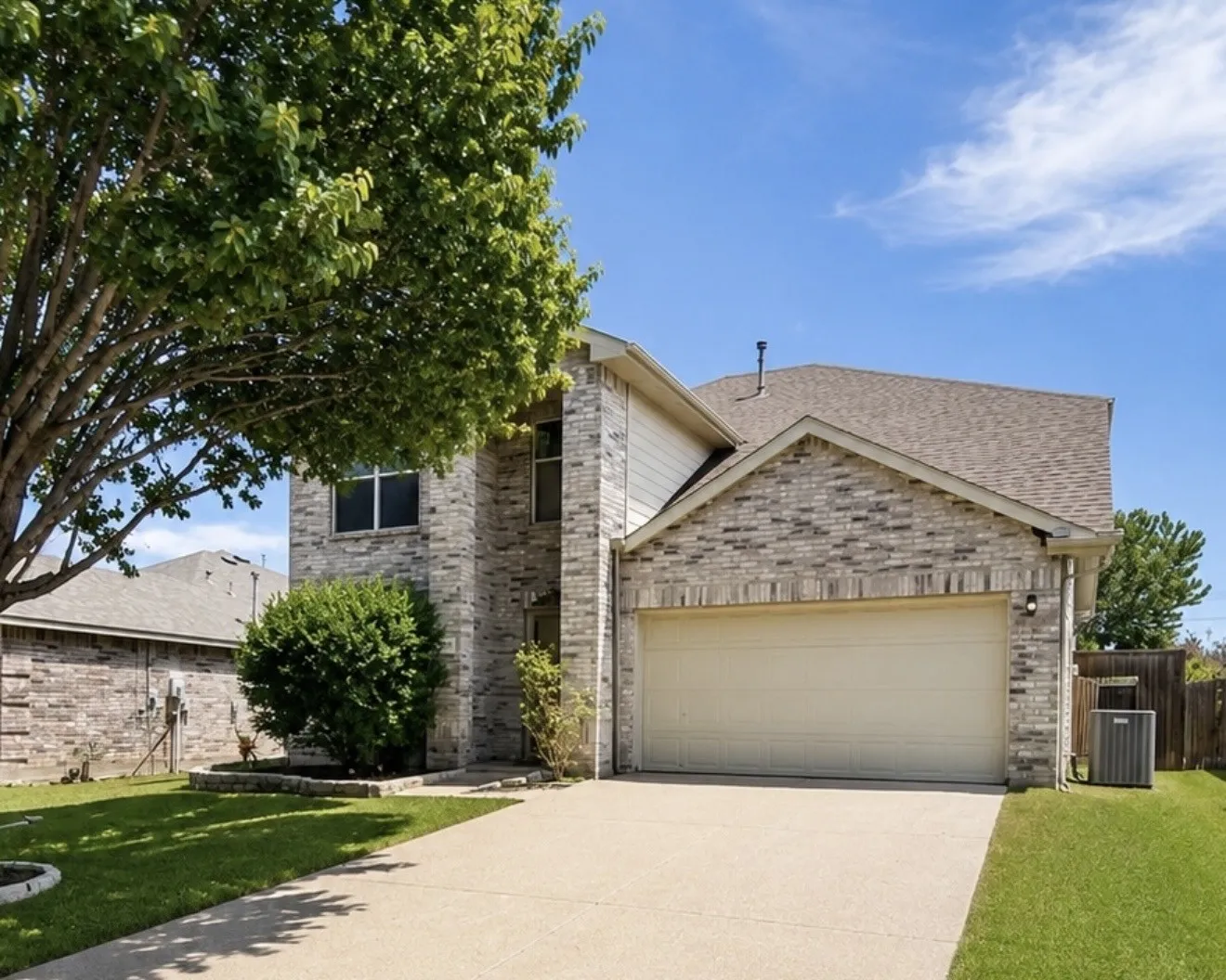 Single Family Residence For Rent in Collin County , 812 Sussex Drive, Mc Kinney, Texas 75071, 3 Bedroom, 3 Bathroom, 2 Garage spaces, 2,191 Sqft, built in 2002, mls#21317572, Real Estate Agent in Mc Kinney, Homes For Rent in Collin county, Homes For Rent in Mc Kinney, Realtor in Mc Kinney Texas, Real Estate Brokerage Independent Realty Texas, Luminita Cordes Realtor