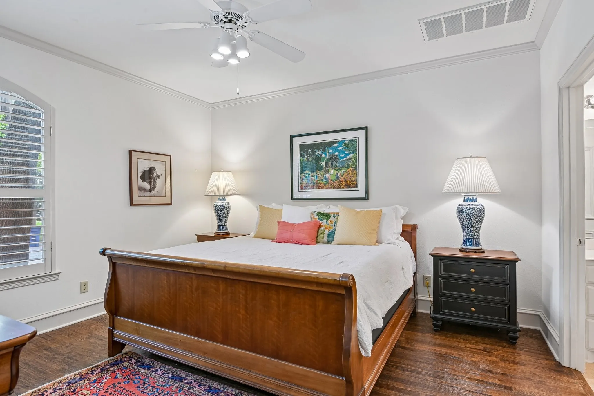 Townhouse For Sale in Dallas County , 4229 N Hall Street D, Dallas, Texas 75219, 2 Bedroom, 3 Bathroom, 2 Garage spaces, 2,078 Sqft, built in 1999, mls#21303478, Real Estate Agent in Dallas, Homes For Sale in Dallas county, Homes For Sale in Dallas, Realtor in Dallas Texas, Real Estate Brokerage Independent Realty Texas, Luminita Cordes Realtor