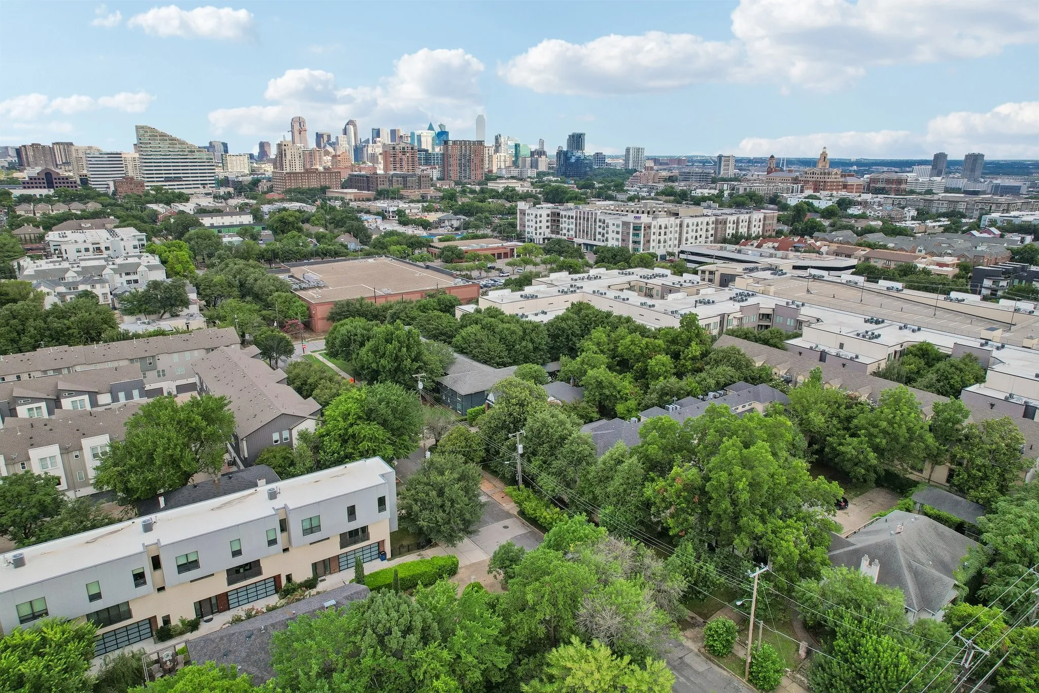 Townhouse For Sale in Dallas County , 4229 N Hall Street D, Dallas, Texas 75219, 2 Bedroom, 3 Bathroom, 2 Garage spaces, 2,078 Sqft, built in 1999, mls#21303478, Real Estate Agent in Dallas, Homes For Sale in Dallas county, Homes For Sale in Dallas, Realtor in Dallas Texas, Real Estate Brokerage Independent Realty Texas, Luminita Cordes Realtor