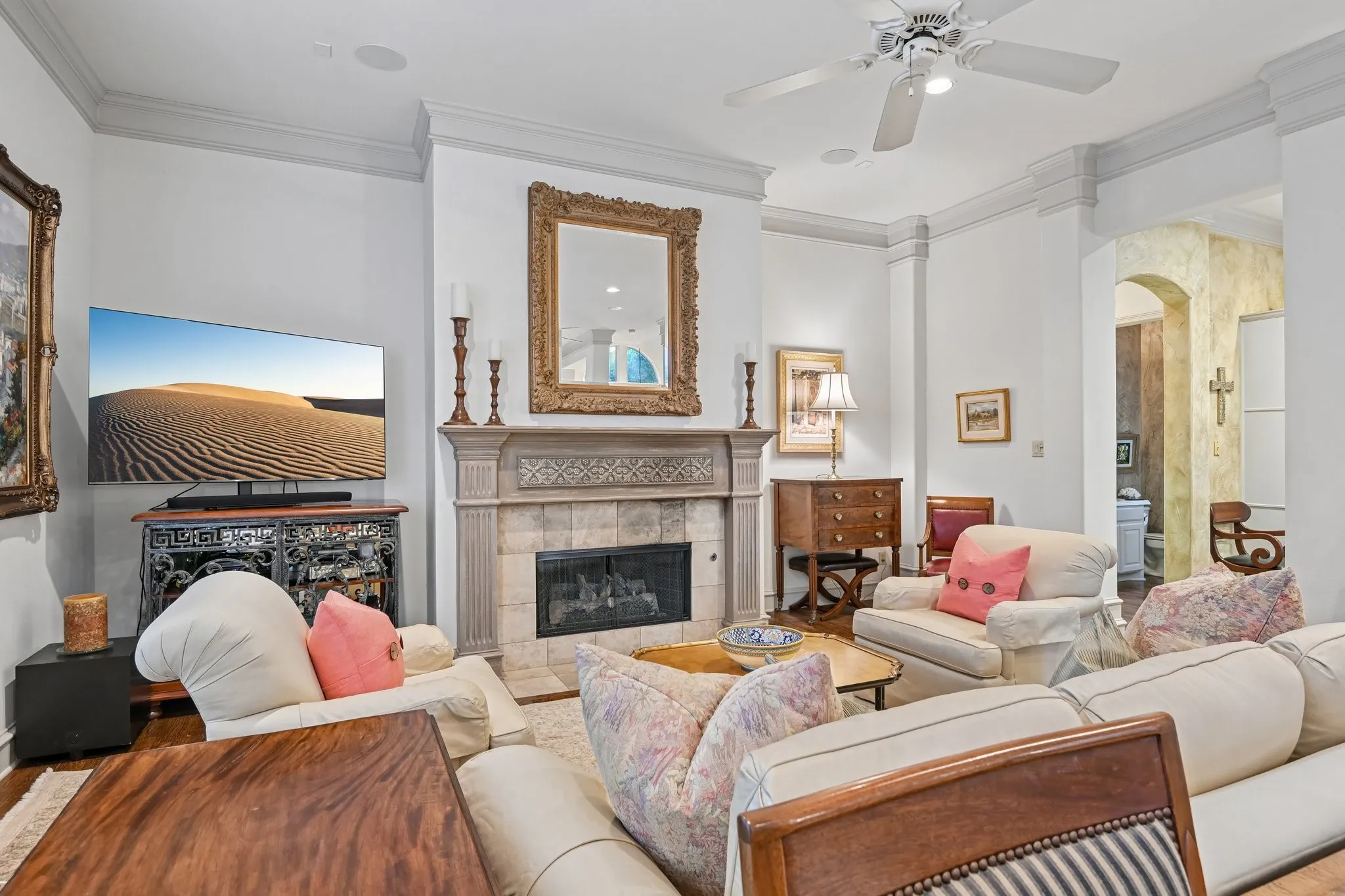 Townhouse For Sale in Dallas County , 4229 N Hall Street D, Dallas, Texas 75219, 2 Bedroom, 3 Bathroom, 2 Garage spaces, 2,078 Sqft, built in 1999, mls#21303478, Real Estate Agent in Dallas, Homes For Sale in Dallas county, Homes For Sale in Dallas, Realtor in Dallas Texas, Real Estate Brokerage Independent Realty Texas, Luminita Cordes Realtor