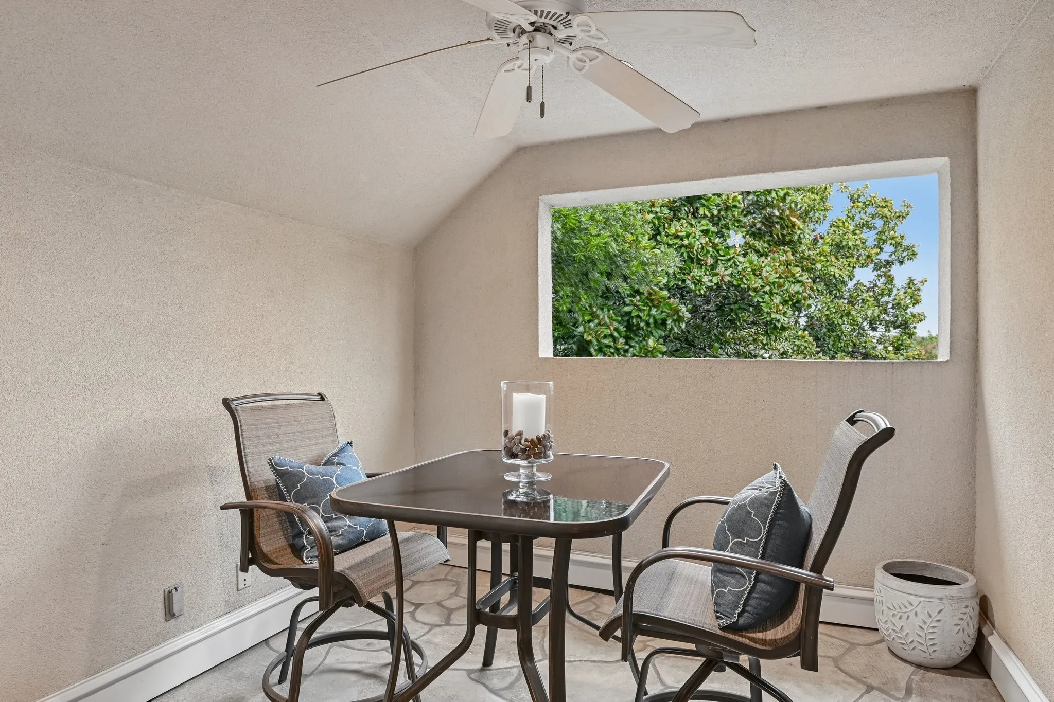 Townhouse For Sale in Dallas County , 4229 N Hall Street D, Dallas, Texas 75219, 2 Bedroom, 3 Bathroom, 2 Garage spaces, 2,078 Sqft, built in 1999, mls#21303478, Real Estate Agent in Dallas, Homes For Sale in Dallas county, Homes For Sale in Dallas, Realtor in Dallas Texas, Real Estate Brokerage Independent Realty Texas, Luminita Cordes Realtor