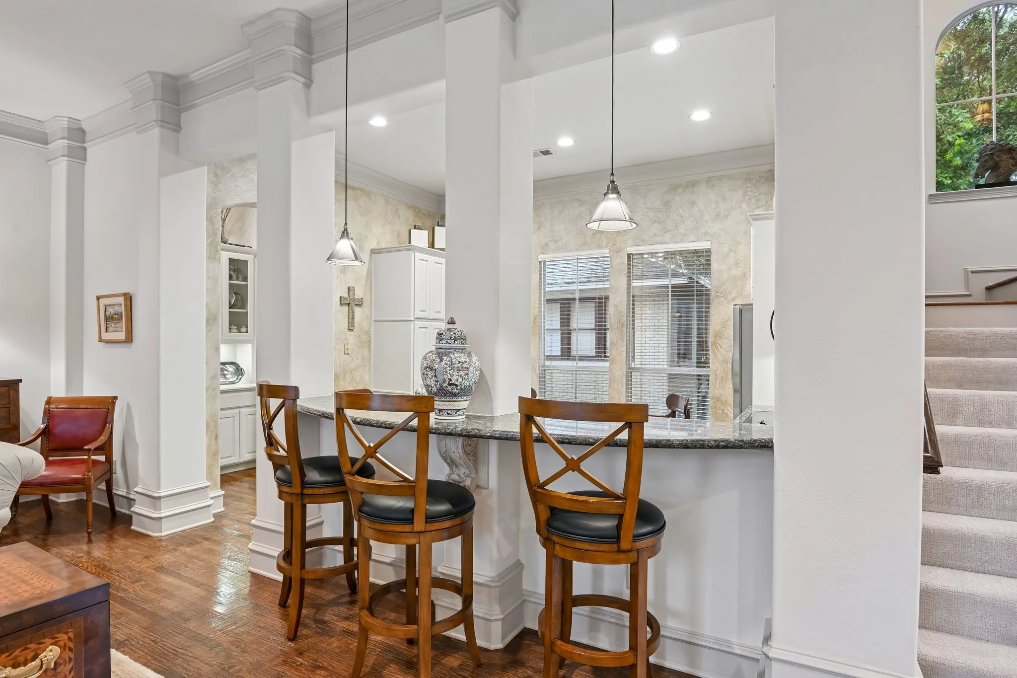 Townhouse For Sale in Dallas County , 4229 N Hall Street D, Dallas, Texas 75219, 2 Bedroom, 3 Bathroom, 2 Garage spaces, 2,078 Sqft, built in 1999, mls#21303478, Real Estate Agent in Dallas, Homes For Sale in Dallas county, Homes For Sale in Dallas, Realtor in Dallas Texas, Real Estate Brokerage Independent Realty Texas, Luminita Cordes Realtor