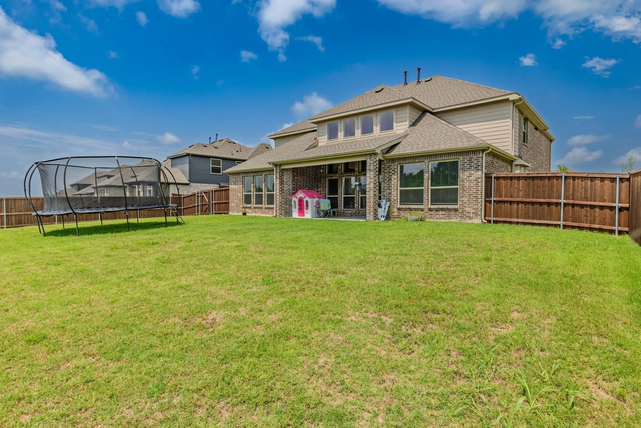 Single Family Residence For Sale in Kaufman County , 929 Gold Finch Lane, Forney, Texas 75126, 6 Bedroom, 4 Bathroom, 3 Garage spaces, 3,929 Sqft, built in 2024, mls#21319749, Real Estate Agent in Forney, Homes For Sale in Kaufman county, Homes For Sale in Forney, Realtor in Forney Texas, Real Estate Brokerage Independent Realty Texas, Luminita Cordes Realtor