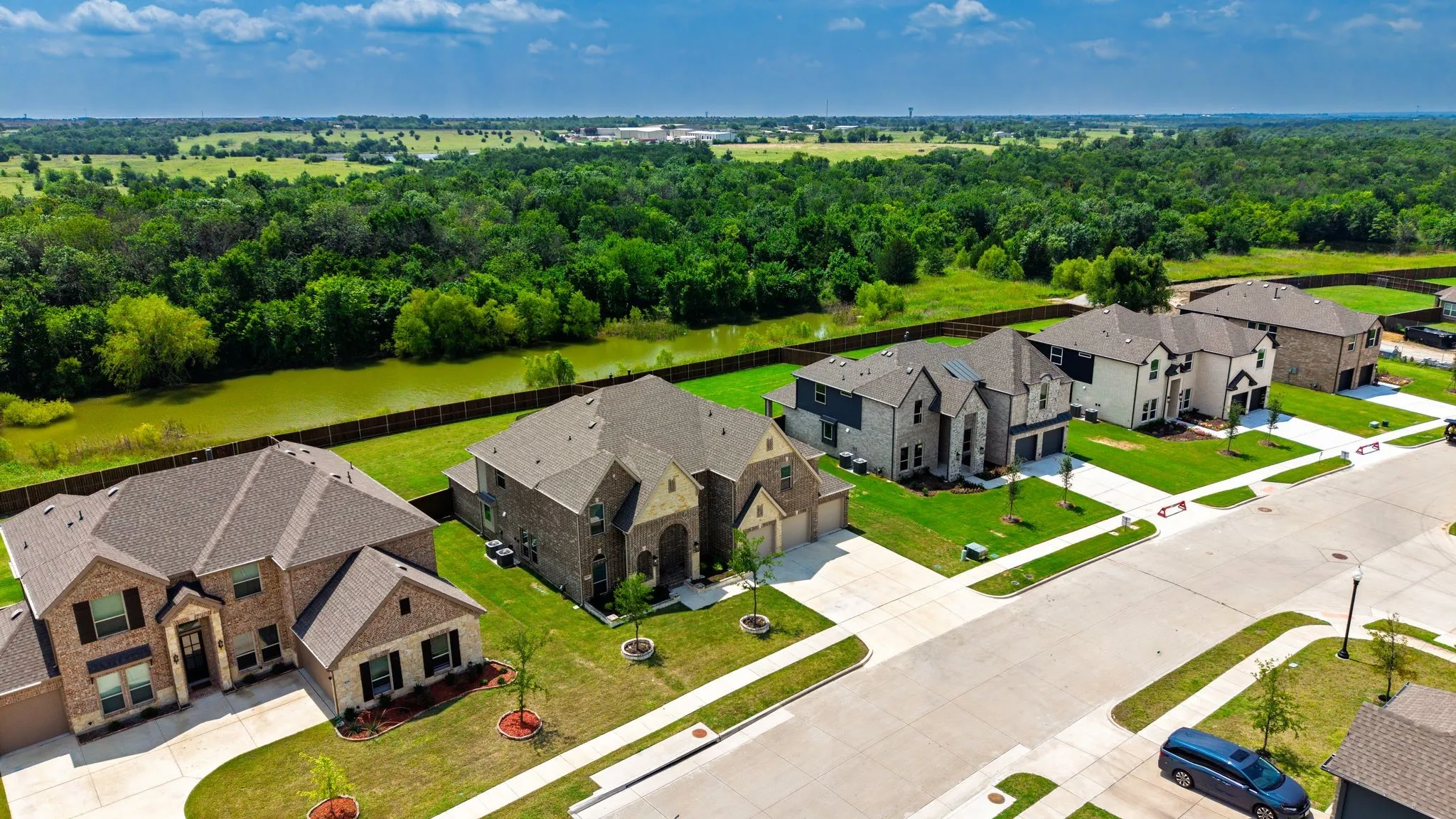 Single Family Residence For Sale in Kaufman County , 929 Gold Finch Lane, Forney, Texas 75126, 6 Bedroom, 4 Bathroom, 3 Garage spaces, 3,929 Sqft, built in 2024, mls#21319749, Real Estate Agent in Forney, Homes For Sale in Kaufman county, Homes For Sale in Forney, Realtor in Forney Texas, Real Estate Brokerage Independent Realty Texas, Luminita Cordes Realtor