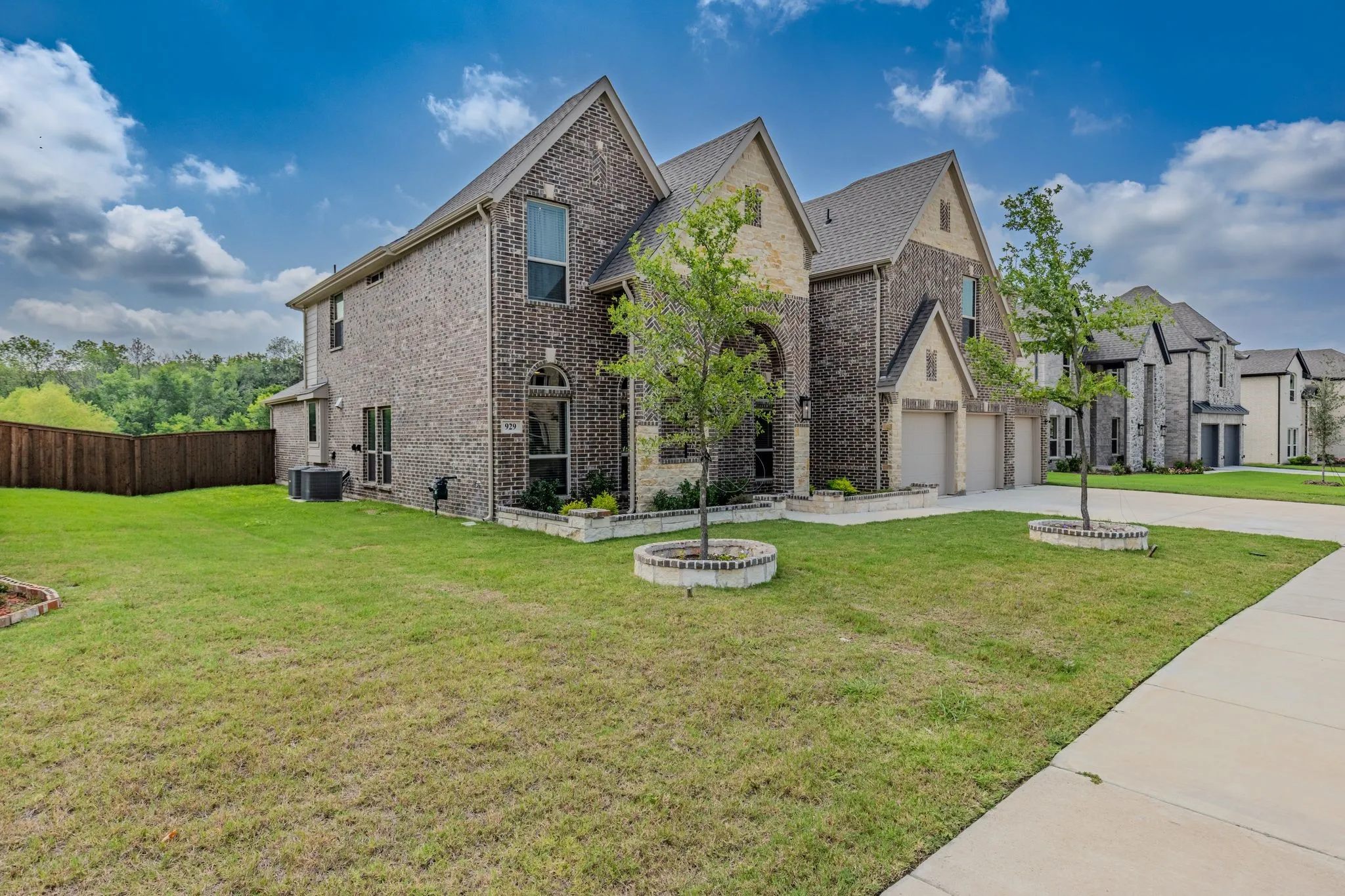 Single Family Residence For Sale in Kaufman County , 929 Gold Finch Lane, Forney, Texas 75126, 6 Bedroom, 4 Bathroom, 3 Garage spaces, 3,929 Sqft, built in 2024, mls#21319749, Real Estate Agent in Forney, Homes For Sale in Kaufman county, Homes For Sale in Forney, Realtor in Forney Texas, Real Estate Brokerage Independent Realty Texas, Luminita Cordes Realtor