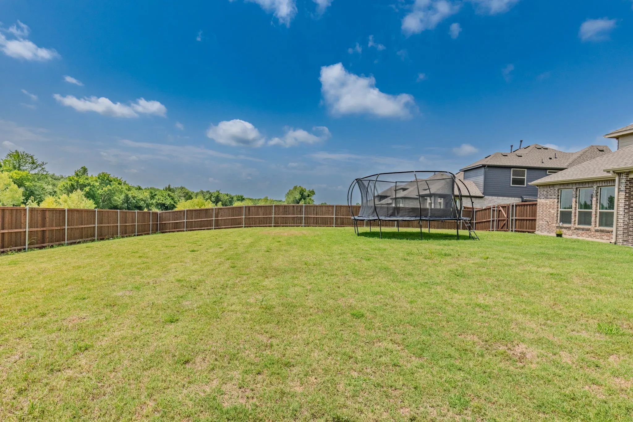 Single Family Residence For Sale in Kaufman County , 929 Gold Finch Lane, Forney, Texas 75126, 6 Bedroom, 4 Bathroom, 3 Garage spaces, 3,929 Sqft, built in 2024, mls#21319749, Real Estate Agent in Forney, Homes For Sale in Kaufman county, Homes For Sale in Forney, Realtor in Forney Texas, Real Estate Brokerage Independent Realty Texas, Luminita Cordes Realtor