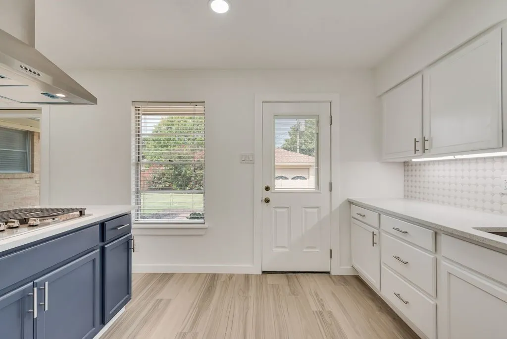 Single Family Residence For Sale in Dallas County , 9107 Lindaro Lane, Dallas, Texas 75228, 3 Bedroom, 2 Bathroom, 2 Garage spaces, 1,568 Sqft, built in 1957, mls#21319060, Real Estate Agent in Dallas, Homes For Sale in Dallas county, Homes For Sale in Dallas, Realtor in Dallas Texas, Real Estate Brokerage Independent Realty Texas, Luminita Cordes Realtor