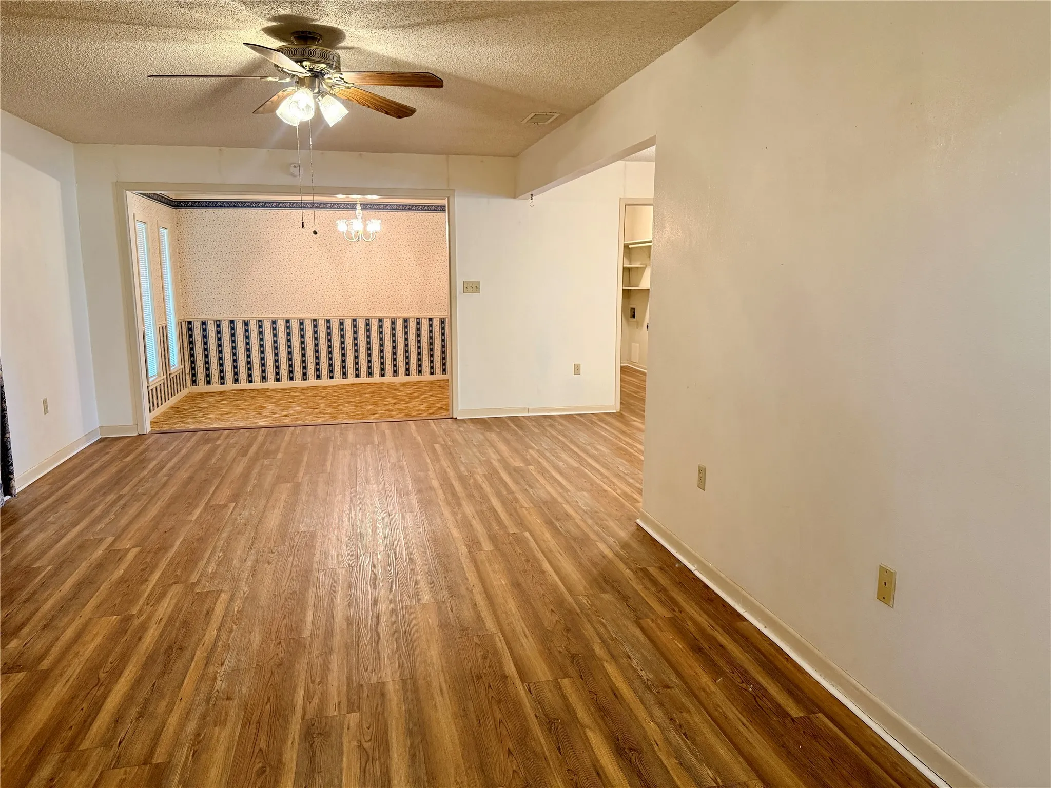 Single Family Residence For Sale in Stonewall County , 305 S Cleveland Avenue, Aspermont, Texas 79502, 2 Bedroom, 1 Bathroom, 2 Garage spaces, 1,374 Sqft, built in 1950, mls#21319837, Real Estate Agent in Aspermont, Homes For Sale in Stonewall county, Homes For Sale in Aspermont, Realtor in Aspermont Texas, Real Estate Brokerage Independent Realty Texas, Luminita Cordes Realtor