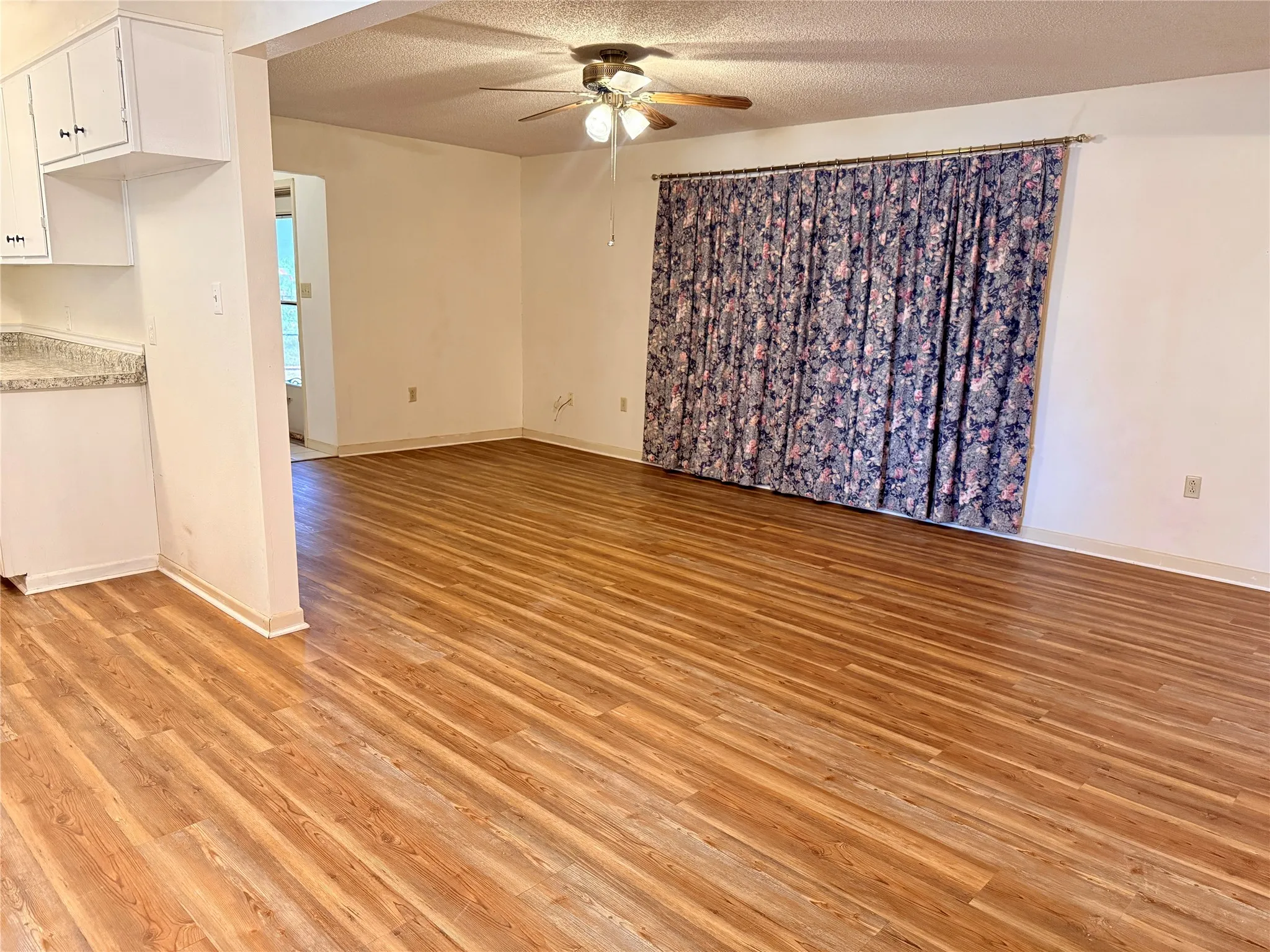Single Family Residence For Sale in Stonewall County , 305 S Cleveland Avenue, Aspermont, Texas 79502, 2 Bedroom, 1 Bathroom, 2 Garage spaces, 1,374 Sqft, built in 1950, mls#21319837, Real Estate Agent in Aspermont, Homes For Sale in Stonewall county, Homes For Sale in Aspermont, Realtor in Aspermont Texas, Real Estate Brokerage Independent Realty Texas, Luminita Cordes Realtor