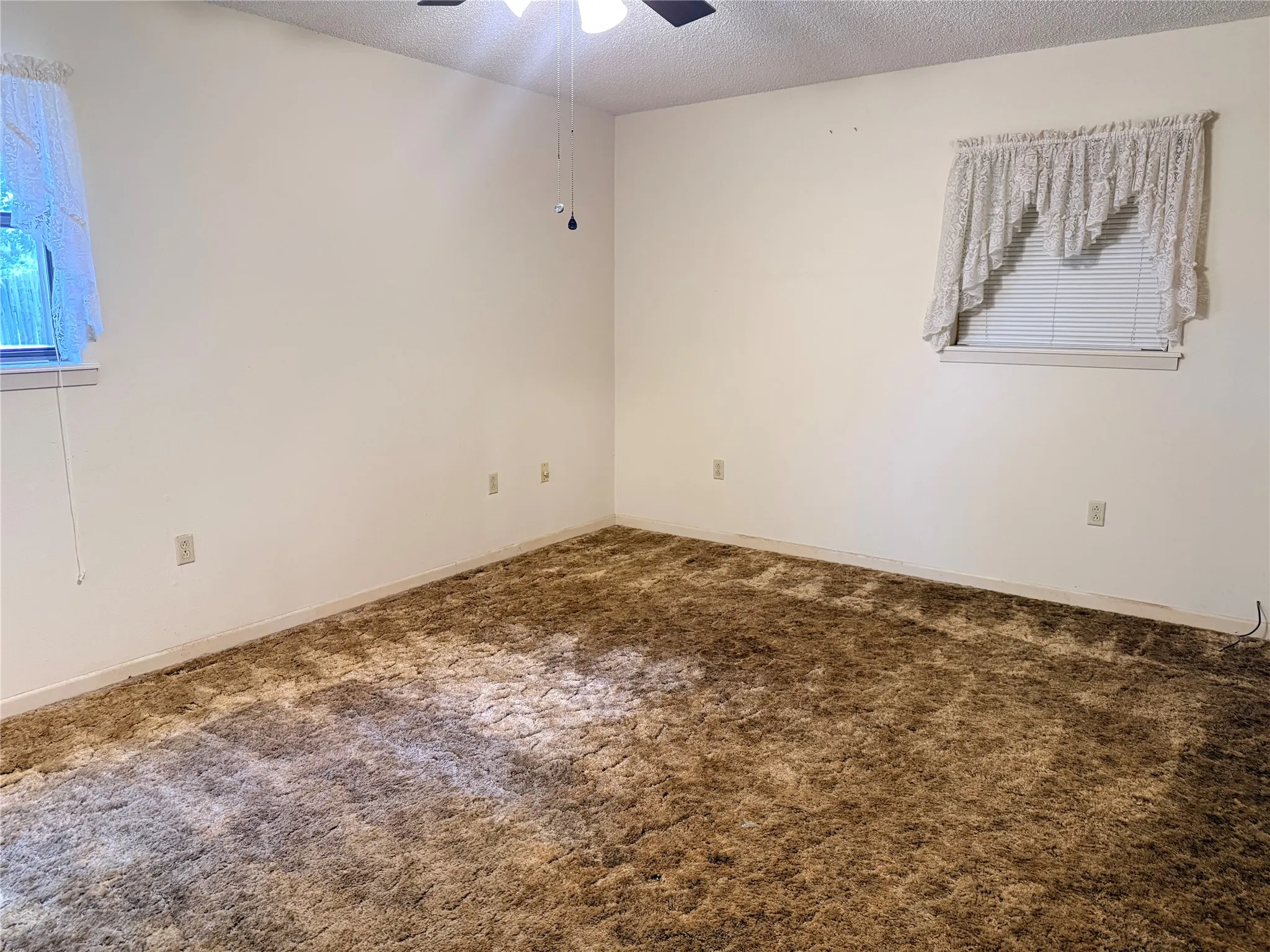 Single Family Residence For Sale in Stonewall County , 305 S Cleveland Avenue, Aspermont, Texas 79502, 2 Bedroom, 1 Bathroom, 2 Garage spaces, 1,374 Sqft, built in 1950, mls#21319837, Real Estate Agent in Aspermont, Homes For Sale in Stonewall county, Homes For Sale in Aspermont, Realtor in Aspermont Texas, Real Estate Brokerage Independent Realty Texas, Luminita Cordes Realtor