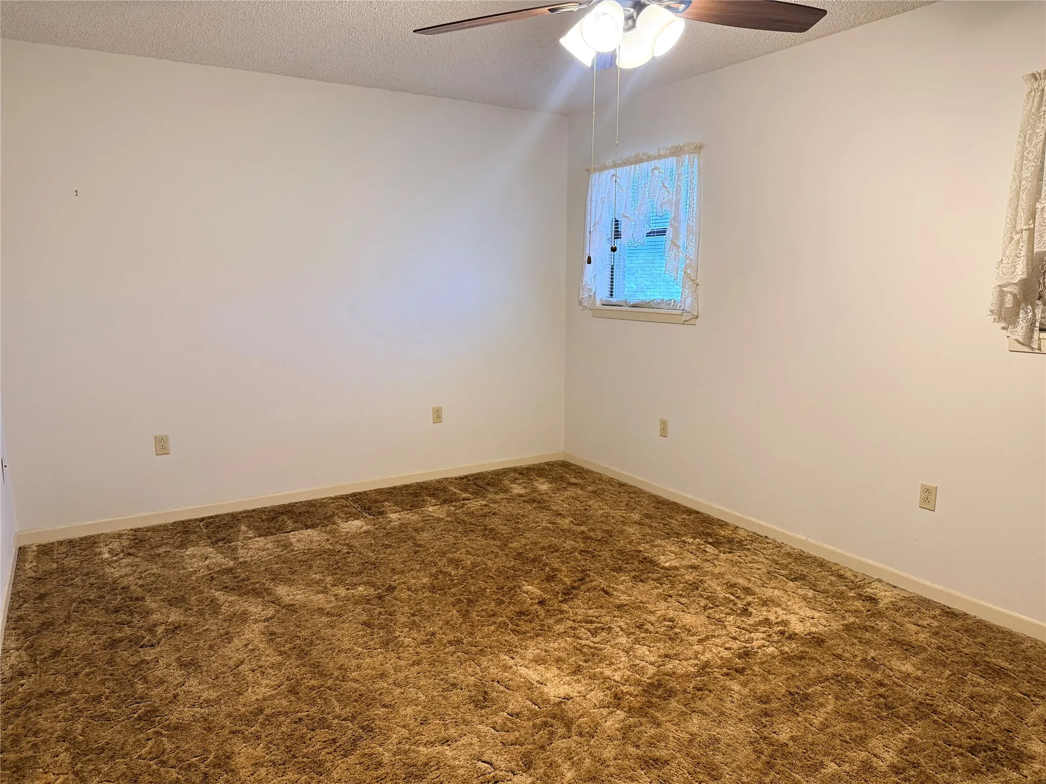 Single Family Residence For Sale in Stonewall County , 305 S Cleveland Avenue, Aspermont, Texas 79502, 2 Bedroom, 1 Bathroom, 2 Garage spaces, 1,374 Sqft, built in 1950, mls#21319837, Real Estate Agent in Aspermont, Homes For Sale in Stonewall county, Homes For Sale in Aspermont, Realtor in Aspermont Texas, Real Estate Brokerage Independent Realty Texas, Luminita Cordes Realtor