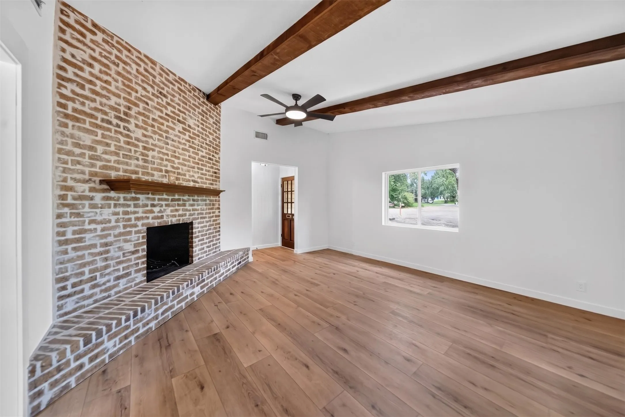 Single Family Residence For Sale in Smith County , 14219 County Road 1252, Tyler, Texas 75709, 4 Bedroom, 2 Bathroom, Garage spaces, 1,872 Sqft, built in 1980, mls#21319971, Real Estate Agent in Tyler, Homes For Sale in Smith county, Homes For Sale in Tyler, Realtor in Tyler Texas, Real Estate Brokerage Independent Realty Texas, Luminita Cordes Realtor