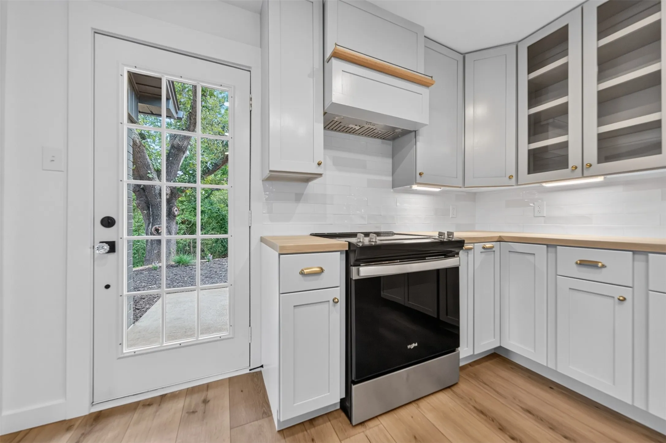 Single Family Residence For Sale in Smith County , 14219 County Road 1252, Tyler, Texas 75709, 4 Bedroom, 2 Bathroom, Garage spaces, 1,872 Sqft, built in 1980, mls#21319971, Real Estate Agent in Tyler, Homes For Sale in Smith county, Homes For Sale in Tyler, Realtor in Tyler Texas, Real Estate Brokerage Independent Realty Texas, Luminita Cordes Realtor