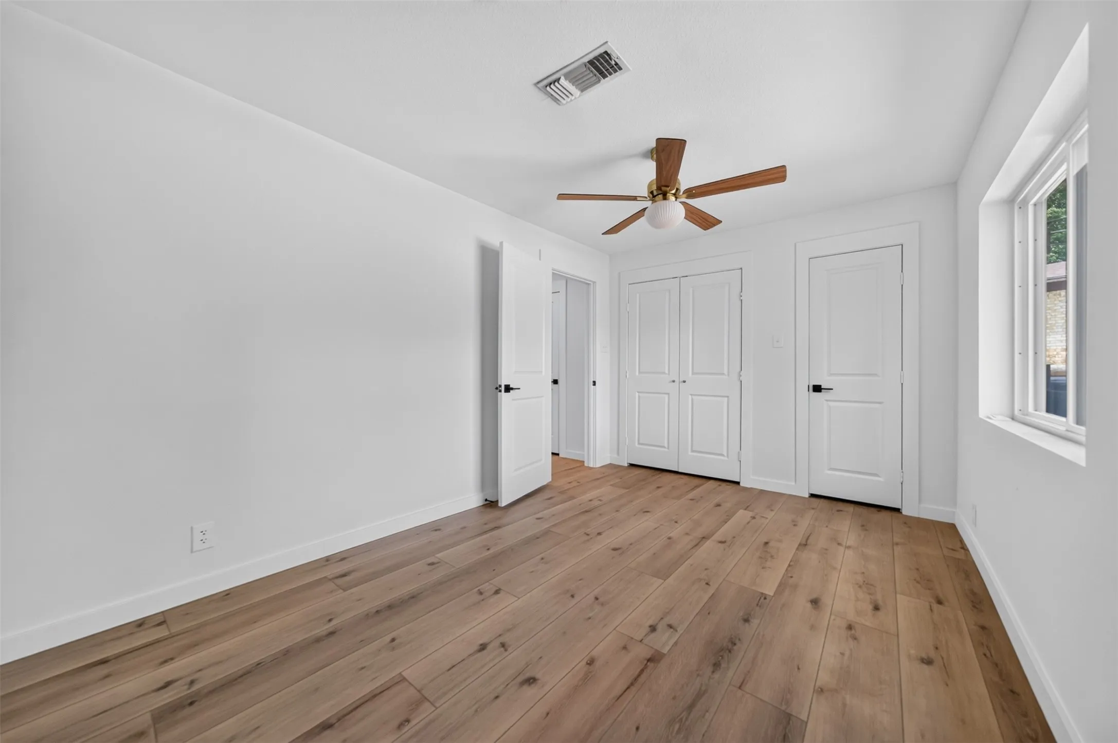 Single Family Residence For Sale in Smith County , 14219 County Road 1252, Tyler, Texas 75709, 4 Bedroom, 2 Bathroom, Garage spaces, 1,872 Sqft, built in 1980, mls#21319971, Real Estate Agent in Tyler, Homes For Sale in Smith county, Homes For Sale in Tyler, Realtor in Tyler Texas, Real Estate Brokerage Independent Realty Texas, Luminita Cordes Realtor