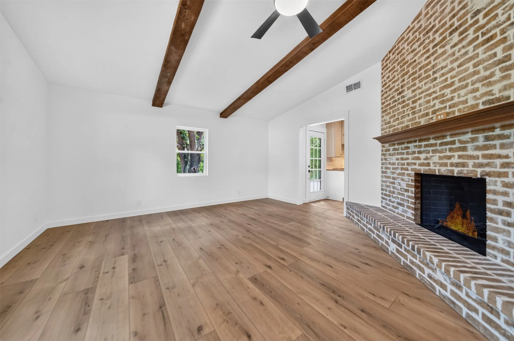 Single Family Residence For Sale in Smith County , 14219 County Road 1252, Tyler, Texas 75709, 4 Bedroom, 2 Bathroom, Garage spaces, 1,872 Sqft, built in 1980, mls#21319971, Real Estate Agent in Tyler, Homes For Sale in Smith county, Homes For Sale in Tyler, Realtor in Tyler Texas, Real Estate Brokerage Independent Realty Texas, Luminita Cordes Realtor