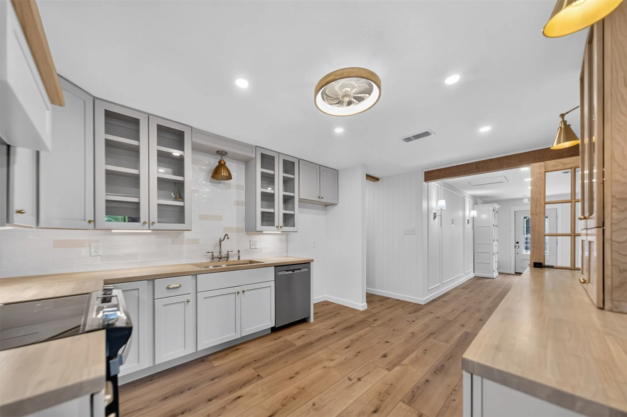 Single Family Residence For Sale in Smith County , 14219 County Road 1252, Tyler, Texas 75709, 4 Bedroom, 2 Bathroom, Garage spaces, 1,872 Sqft, built in 1980, mls#21319971, Real Estate Agent in Tyler, Homes For Sale in Smith county, Homes For Sale in Tyler, Realtor in Tyler Texas, Real Estate Brokerage Independent Realty Texas, Luminita Cordes Realtor