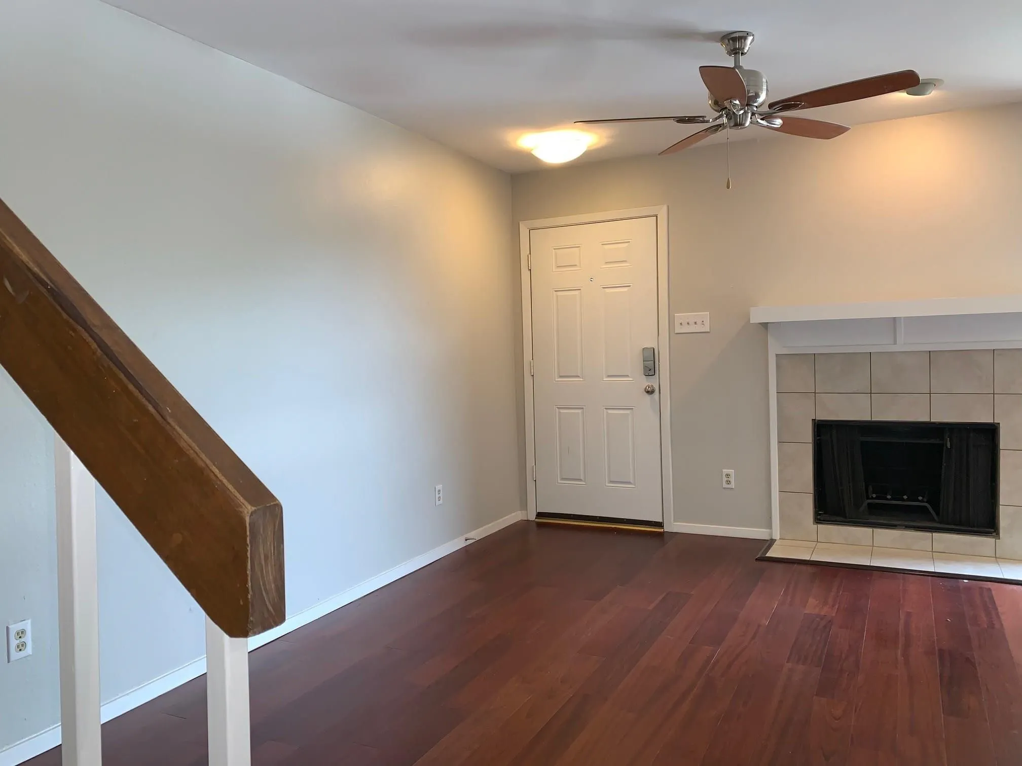 Condominium For Rent in Dallas County , 5740 Martel Avenue A12, Dallas, Texas 75206, 2 Bedroom, 2 Bathroom, 1 Garage spaces, 929 Sqft, built in 1983, mls#21319858, Real Estate Agent in Dallas, Homes For Rent in Dallas county, Homes For Rent in Dallas, Realtor in Dallas Texas, Real Estate Brokerage Independent Realty Texas, Luminita Cordes Realtor