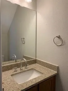 Condominium For Rent in Dallas County , 5740 Martel Avenue A12, Dallas, Texas 75206, 2 Bedroom, 2 Bathroom, 1 Garage spaces, 929 Sqft, built in 1983, mls#21319858, Real Estate Agent in Dallas, Homes For Rent in Dallas county, Homes For Rent in Dallas, Realtor in Dallas Texas, Real Estate Brokerage Independent Realty Texas, Luminita Cordes Realtor