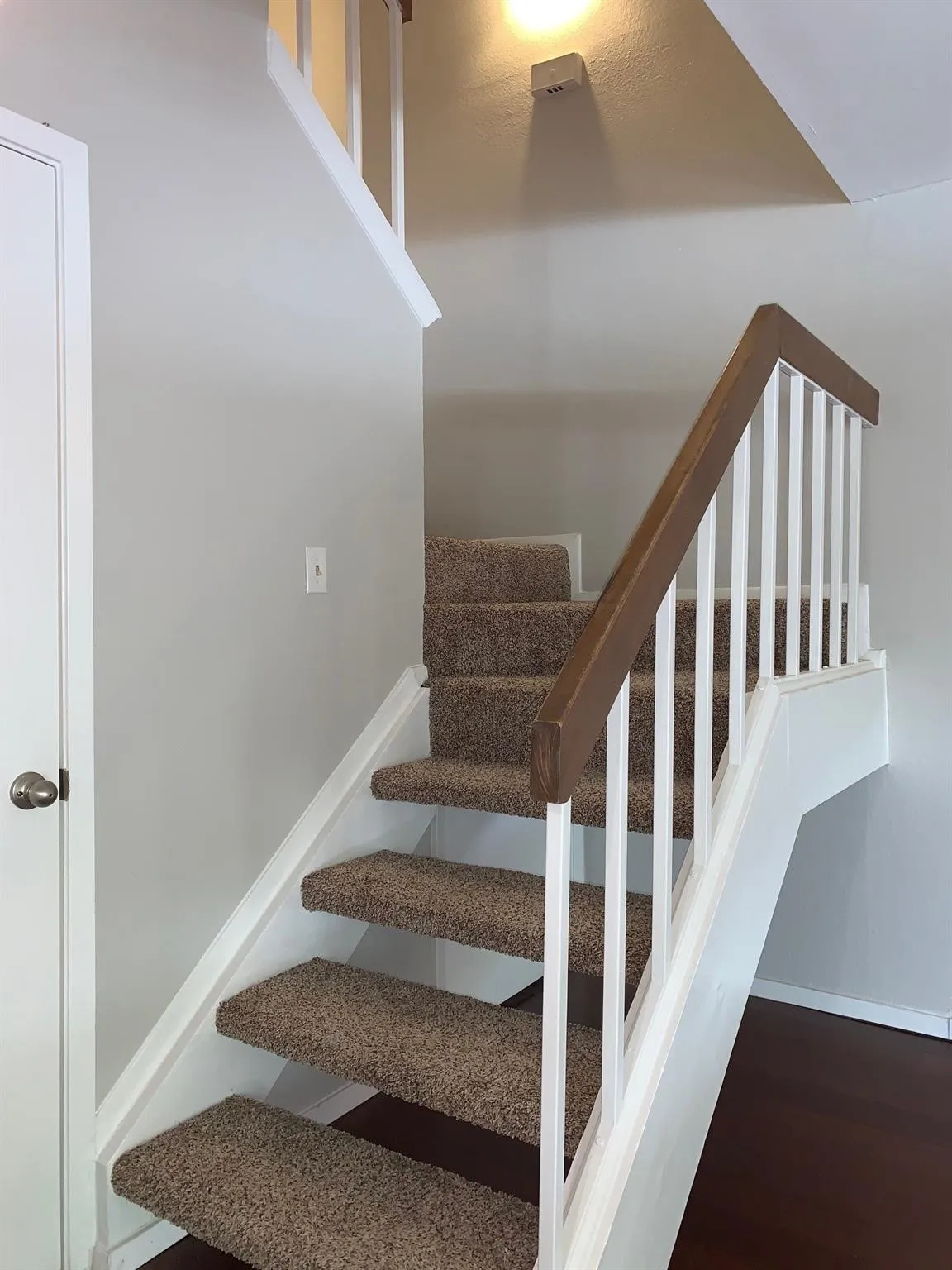 Condominium For Rent in Dallas County , 5740 Martel Avenue A12, Dallas, Texas 75206, 2 Bedroom, 2 Bathroom, 1 Garage spaces, 929 Sqft, built in 1983, mls#21319858, Real Estate Agent in Dallas, Homes For Rent in Dallas county, Homes For Rent in Dallas, Realtor in Dallas Texas, Real Estate Brokerage Independent Realty Texas, Luminita Cordes Realtor