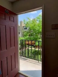 Condominium For Rent in Dallas County , 5740 Martel Avenue A12, Dallas, Texas 75206, 2 Bedroom, 2 Bathroom, 1 Garage spaces, 929 Sqft, built in 1983, mls#21319858, Real Estate Agent in Dallas, Homes For Rent in Dallas county, Homes For Rent in Dallas, Realtor in Dallas Texas, Real Estate Brokerage Independent Realty Texas, Luminita Cordes Realtor