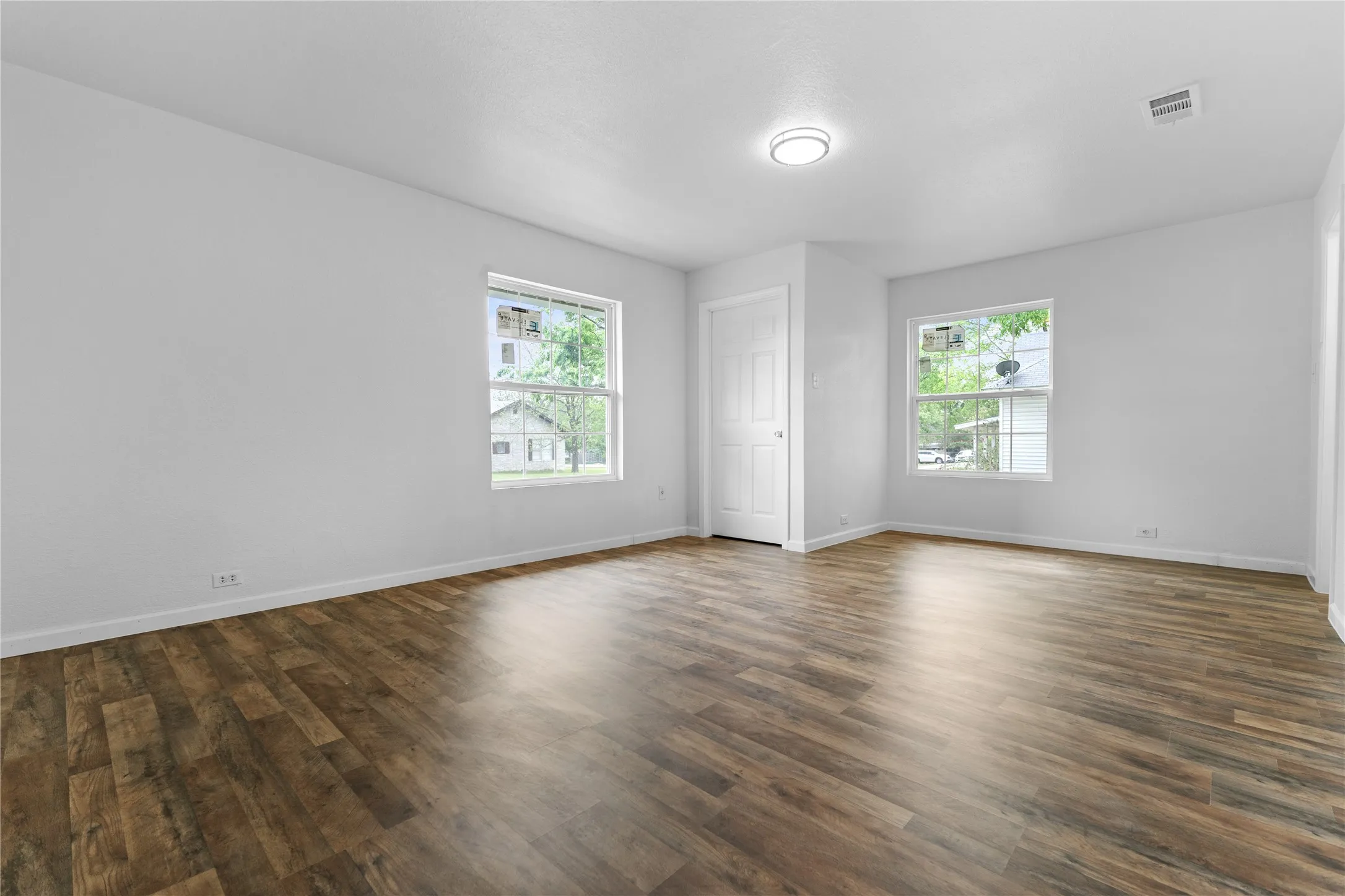 Single Family Residence For Sale in Navarro County , 103 N 6th Street E, Dawson, Texas 76639, 3 Bedroom, 1 Bathroom, Garage spaces, 1,353 Sqft, built in 1960, mls#21319980, Real Estate Agent in Dawson, Homes For Sale in Navarro county, Homes For Sale in Dawson, Realtor in Dawson Texas, Real Estate Brokerage Independent Realty Texas, Luminita Cordes Realtor