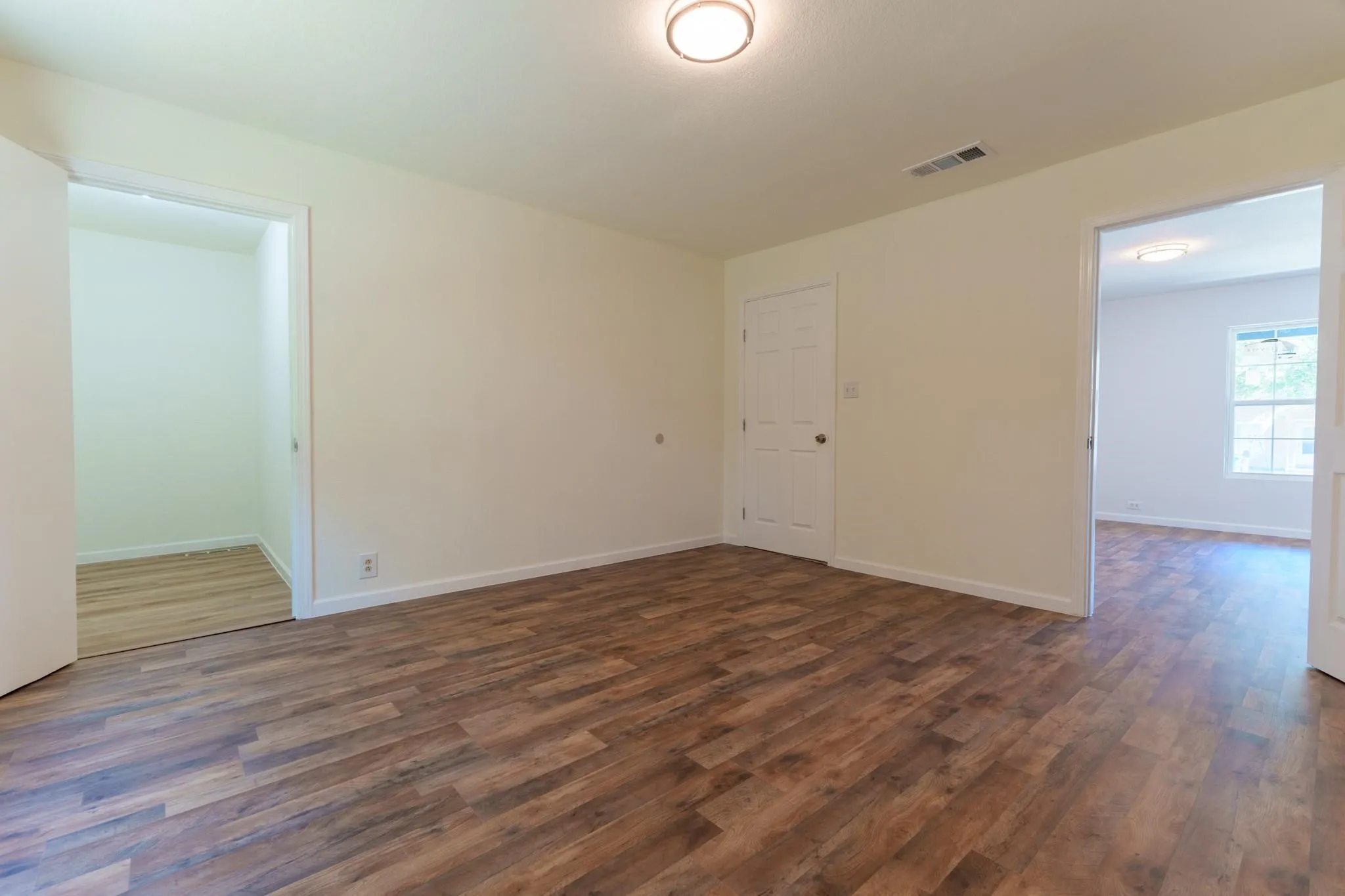 Single Family Residence For Sale in Navarro County , 103 N 6th Street E, Dawson, Texas 76639, 3 Bedroom, 1 Bathroom, Garage spaces, 1,353 Sqft, built in 1960, mls#21319980, Real Estate Agent in Dawson, Homes For Sale in Navarro county, Homes For Sale in Dawson, Realtor in Dawson Texas, Real Estate Brokerage Independent Realty Texas, Luminita Cordes Realtor