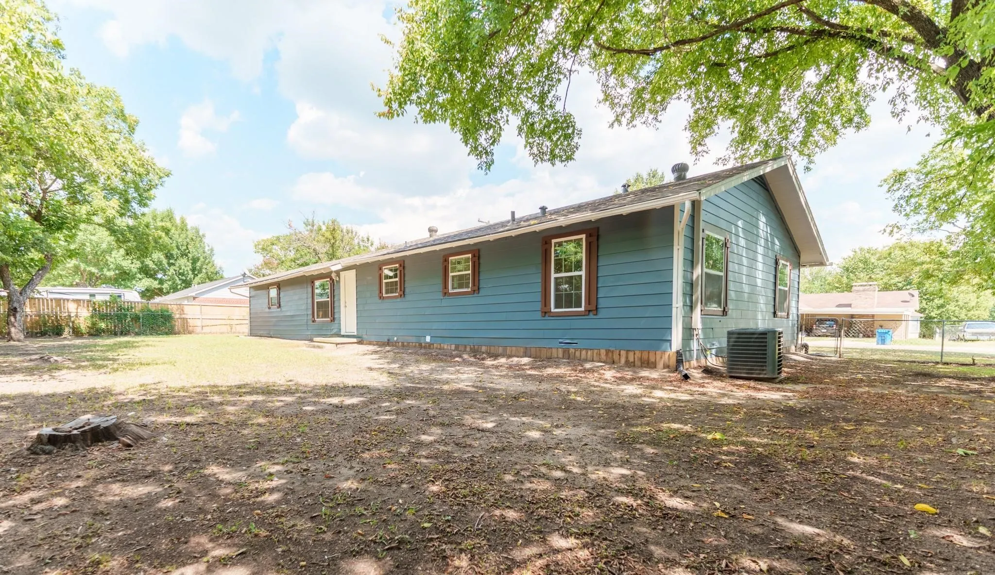 Single Family Residence For Sale in Navarro County , 103 N 6th Street E, Dawson, Texas 76639, 3 Bedroom, 1 Bathroom, Garage spaces, 1,353 Sqft, built in 1960, mls#21319980, Real Estate Agent in Dawson, Homes For Sale in Navarro county, Homes For Sale in Dawson, Realtor in Dawson Texas, Real Estate Brokerage Independent Realty Texas, Luminita Cordes Realtor
