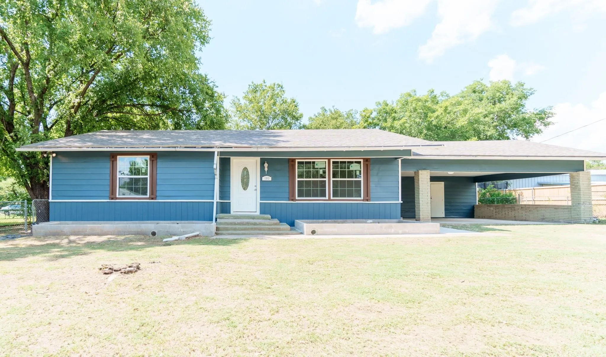 Single Family Residence For Sale in Navarro County , 103 N 6th Street E, Dawson, Texas 76639, 3 Bedroom, 1 Bathroom, Garage spaces, 1,353 Sqft, built in 1960, mls#21319980, Real Estate Agent in Dawson, Homes For Sale in Navarro county, Homes For Sale in Dawson, Realtor in Dawson Texas, Real Estate Brokerage Independent Realty Texas, Luminita Cordes Realtor