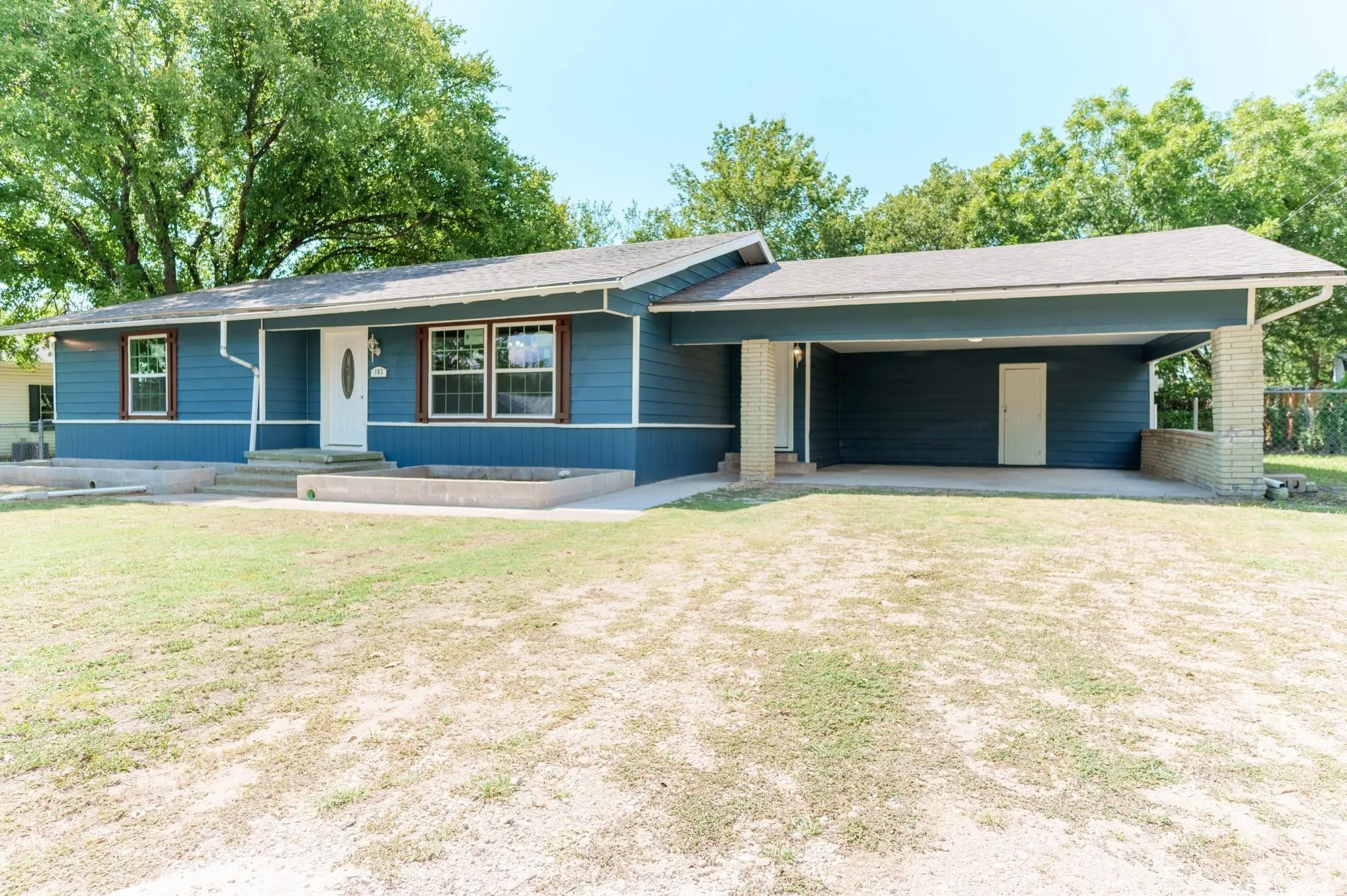 Single Family Residence For Sale in Navarro County , 103 N 6th Street E, Dawson, Texas 76639, 3 Bedroom, 1 Bathroom, Garage spaces, 1,353 Sqft, built in 1960, mls#21319980, Real Estate Agent in Dawson, Homes For Sale in Navarro county, Homes For Sale in Dawson, Realtor in Dawson Texas, Real Estate Brokerage Independent Realty Texas, Luminita Cordes Realtor