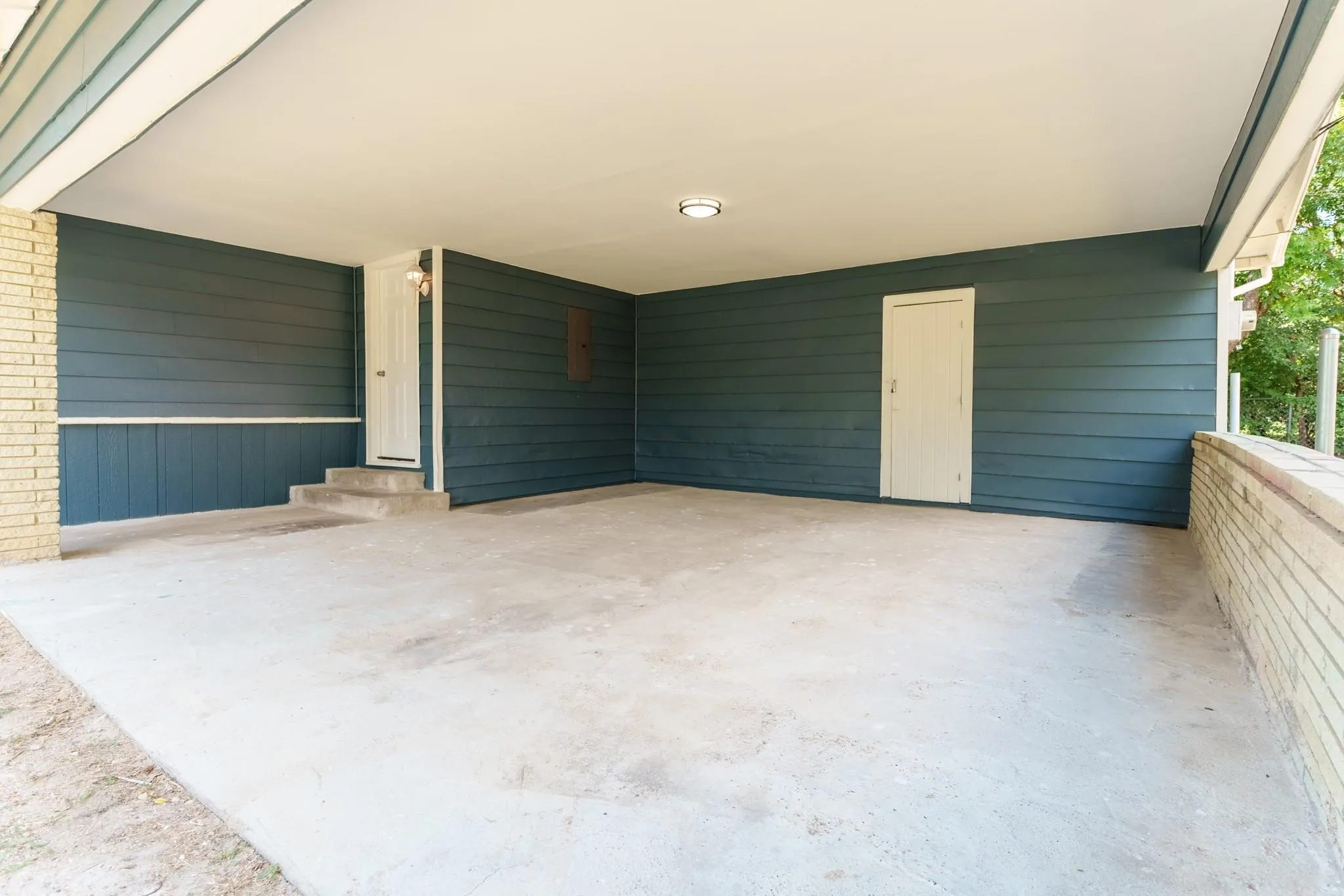 Single Family Residence For Sale in Navarro County , 103 N 6th Street E, Dawson, Texas 76639, 3 Bedroom, 1 Bathroom, Garage spaces, 1,353 Sqft, built in 1960, mls#21319980, Real Estate Agent in Dawson, Homes For Sale in Navarro county, Homes For Sale in Dawson, Realtor in Dawson Texas, Real Estate Brokerage Independent Realty Texas, Luminita Cordes Realtor