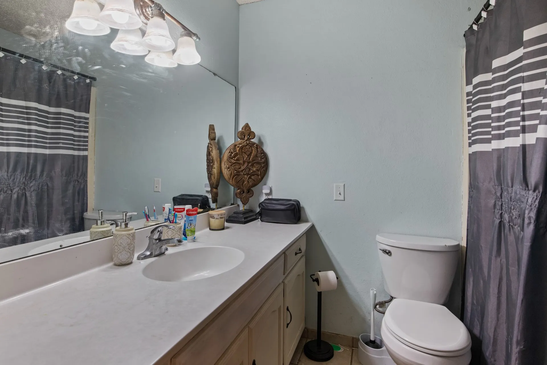 Single Family Residence For Sale in Titus County , 206 Carr Drive, Mt Pleasant, Texas 75455, 3 Bedrooms, 2 Bathrooms, Garage spaces, 2,001 Sqft, built in 1984, Price $219,000, mls#21319974, Real Estate Agent in Mt Pleasant, Homes For Sale in Titus county, Homes For Sale in Mt Pleasant, Realtor in Mt Pleasant Texas, Real Estate Brokerage Independent Realty Texas, Luminita Cordes Realtor