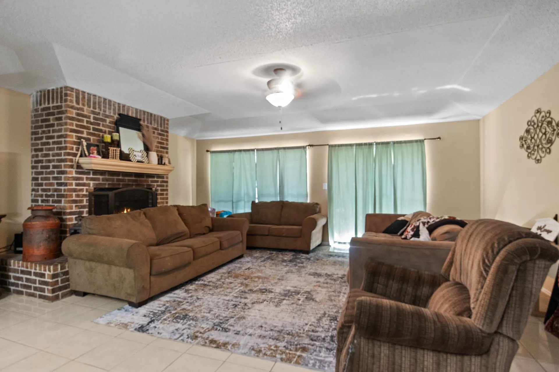 Single Family Residence For Sale in Titus County , 206 Carr Drive, Mt Pleasant, Texas 75455, 3 Bedrooms, 2 Bathrooms, Garage spaces, 2,001 Sqft, built in 1984, Price $219,000, mls#21319974, Real Estate Agent in Mt Pleasant, Homes For Sale in Titus county, Homes For Sale in Mt Pleasant, Realtor in Mt Pleasant Texas, Real Estate Brokerage Independent Realty Texas, Luminita Cordes Realtor