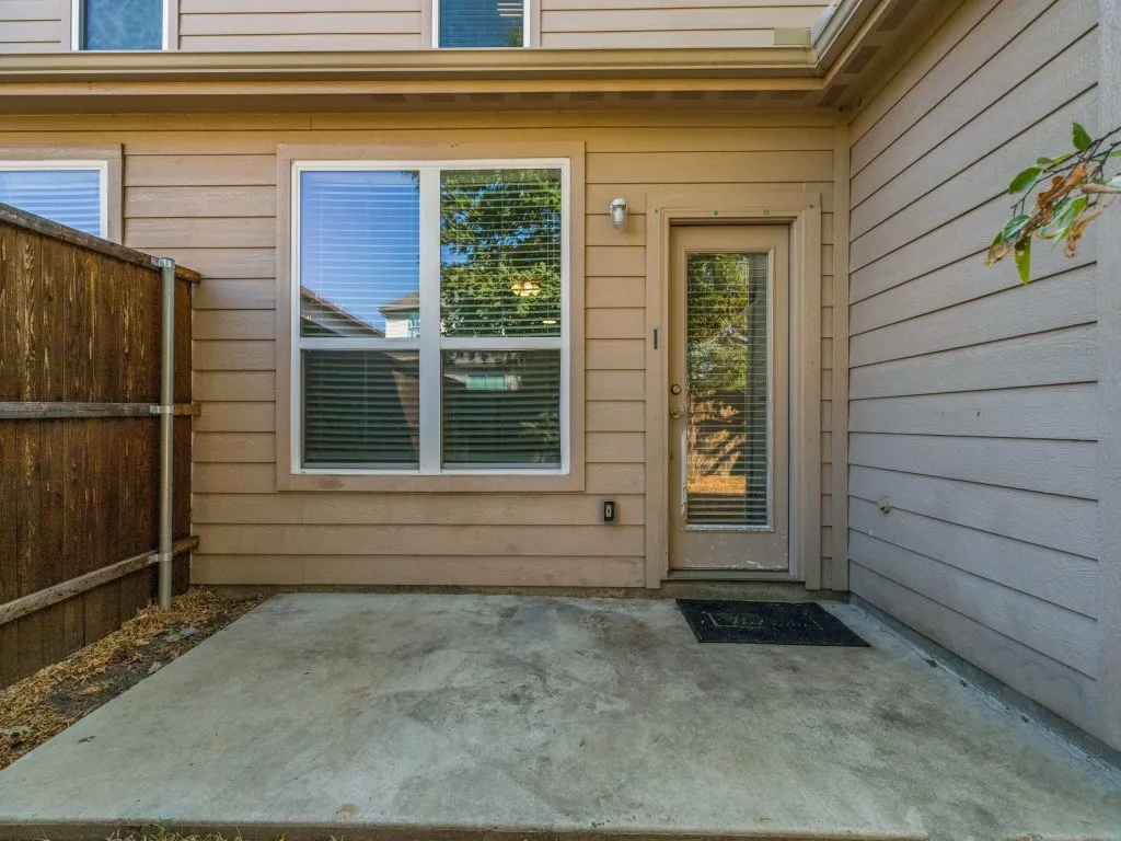 Duplex For Rent in Denton County , 449 Woodgrove Drive A, Little Elm, Texas 75068, 3 Bedroom, 3 Bathroom, 1 Garage spaces, 1,456 Sqft, built in 2021, mls#21306454, Real Estate Agent in Little Elm, Homes For Rent in Denton county, Homes For Rent in Little Elm, Realtor in Little Elm Texas, Real Estate Brokerage Independent Realty Texas, Luminita Cordes Realtor