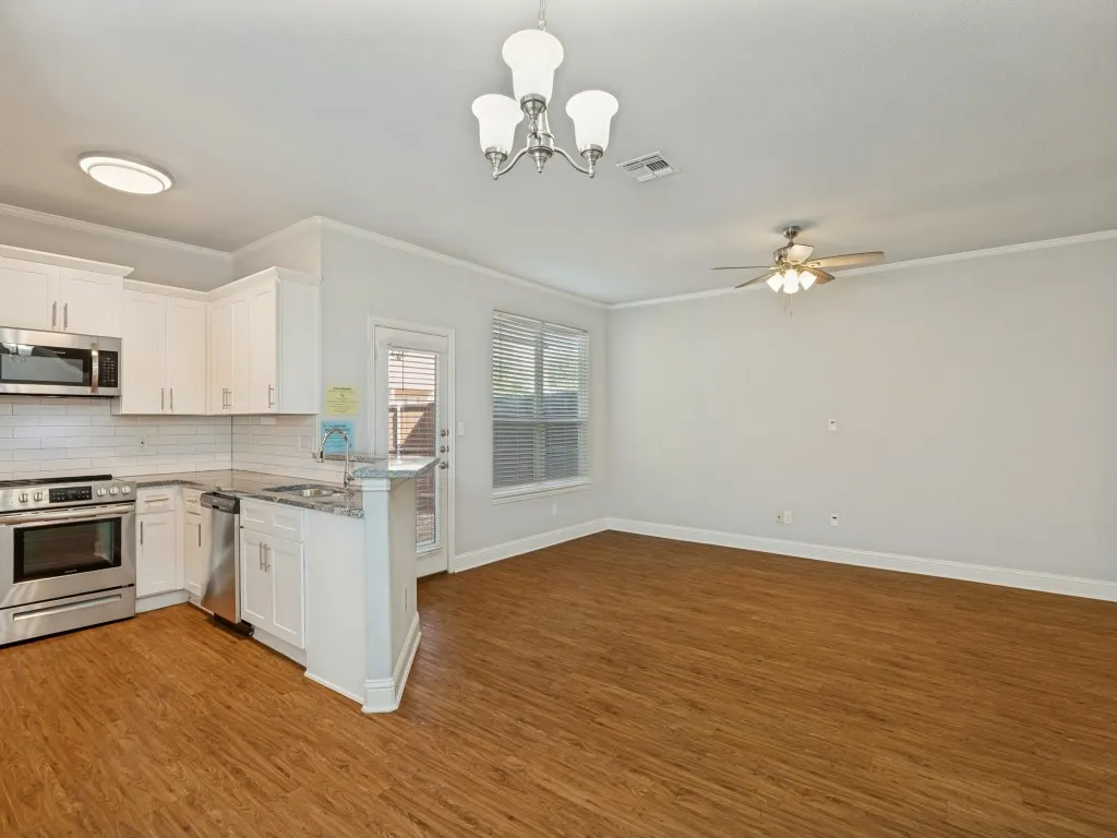 Duplex For Rent in Denton County , 449 Woodgrove Drive A, Little Elm, Texas 75068, 3 Bedroom, 3 Bathroom, 1 Garage spaces, 1,456 Sqft, built in 2021, mls#21306454, Real Estate Agent in Little Elm, Homes For Rent in Denton county, Homes For Rent in Little Elm, Realtor in Little Elm Texas, Real Estate Brokerage Independent Realty Texas, Luminita Cordes Realtor