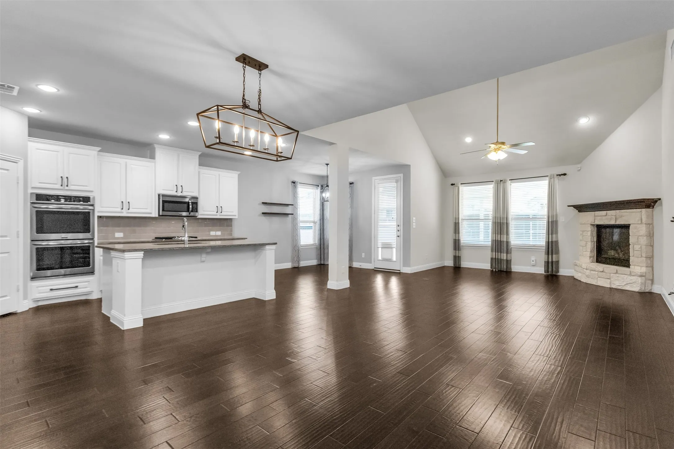 Single Family Residence For Sale in Denton County , 15713 Canyon Ridge, Prosper, Texas 75078, 4 Bedroom, 3 Bathroom, 2 Garage spaces, 2,926 Sqft, built in 2016, mls#21317646, Real Estate Agent in Prosper, Homes For Sale in Denton county, Homes For Sale in Prosper, Realtor in Prosper Texas, Real Estate Brokerage Independent Realty Texas, Luminita Cordes Realtor